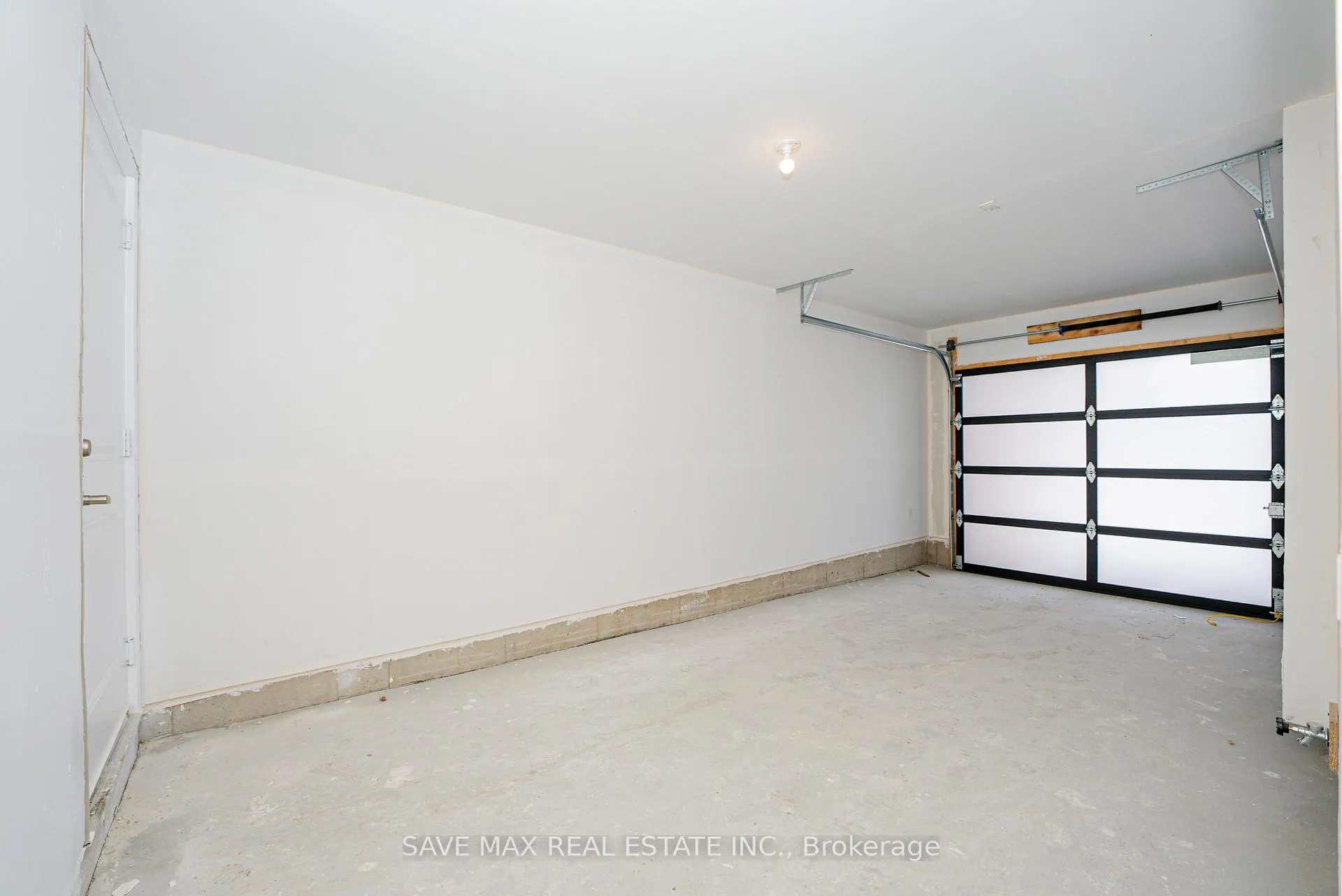 Photo 39 of 26 Dandara Gate, Vaughan, Steeles West Industrial — HOMEH