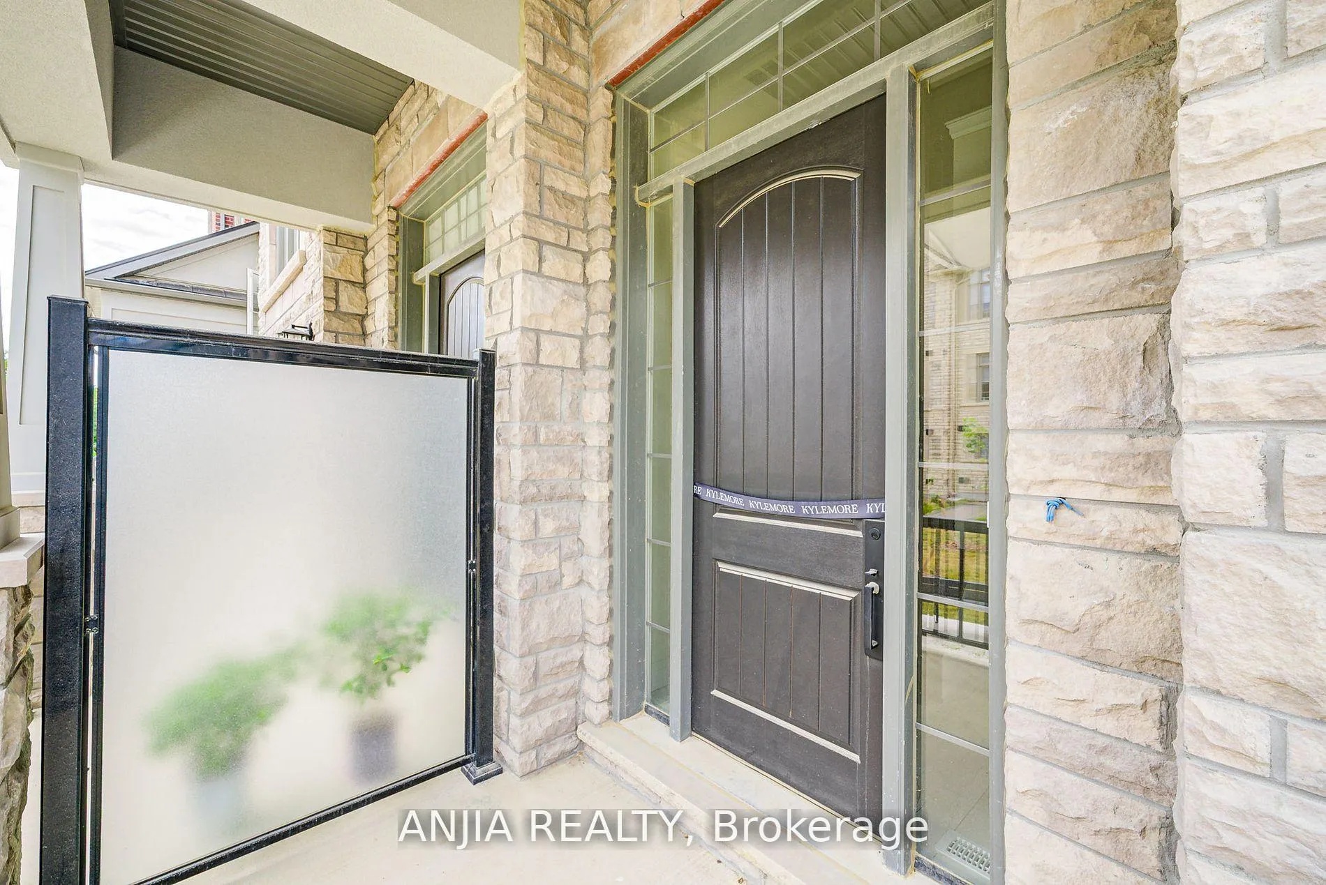 Photo 3 of 7 Bright Terrace Way E, Markham, Angus Glen — HOMEH