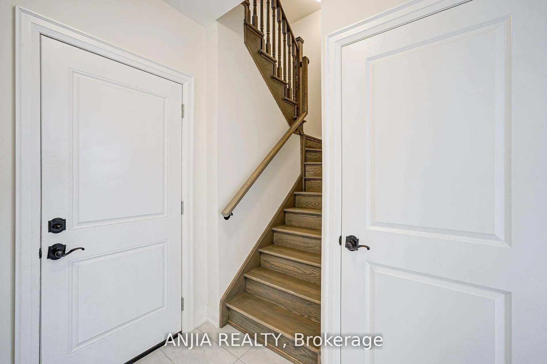 Photo 4 of 7 Bright Terrace Way E, Markham, Angus Glen — HOMEH