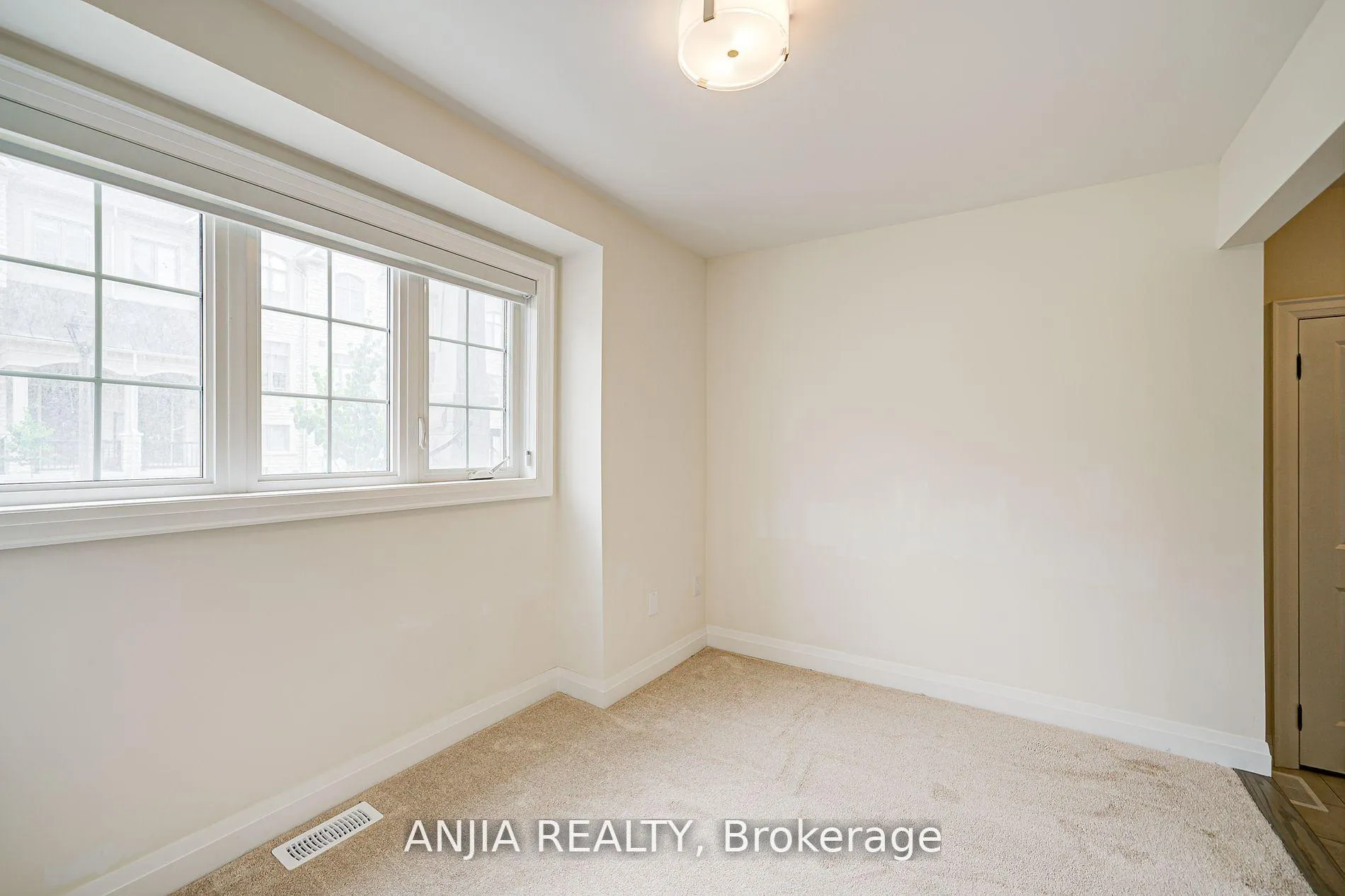 Photo 7 of 7 Bright Terrace Way E, Markham, Angus Glen — HOMEH