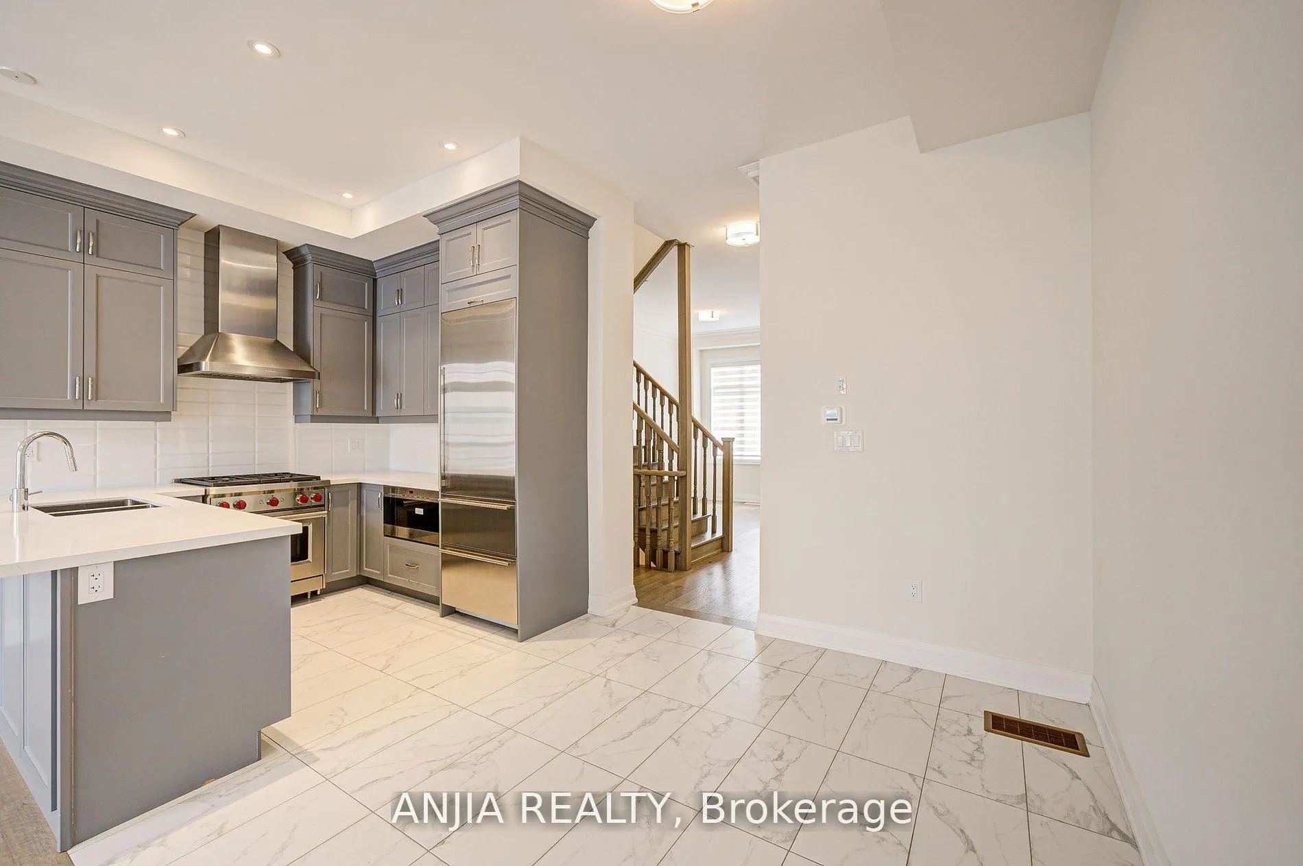 Photo 14 of 7 Bright Terrace Way E, Markham, Angus Glen — HOMEH