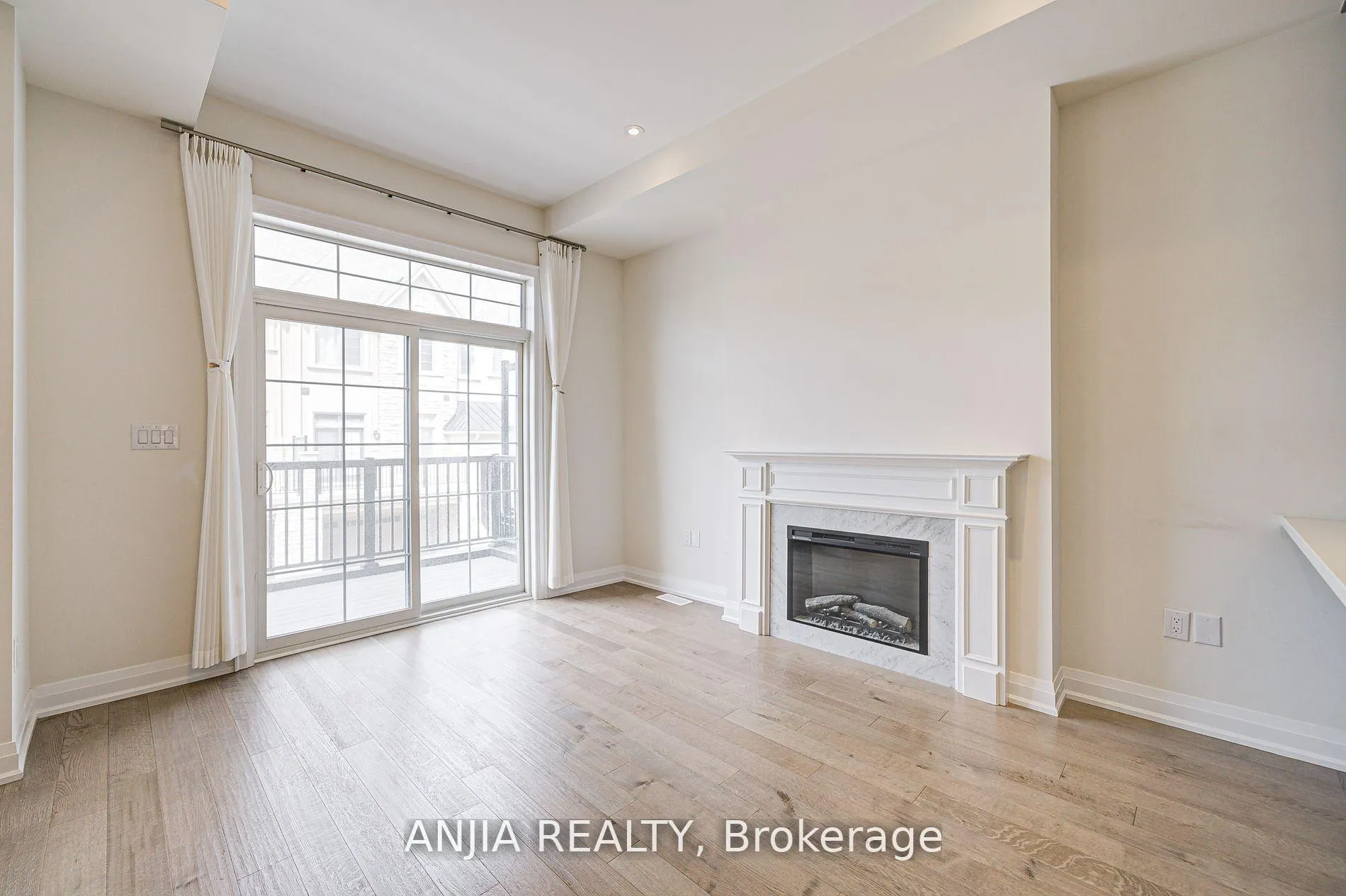 Photo 19 of 7 Bright Terrace Way E, Markham, Angus Glen — HOMEH