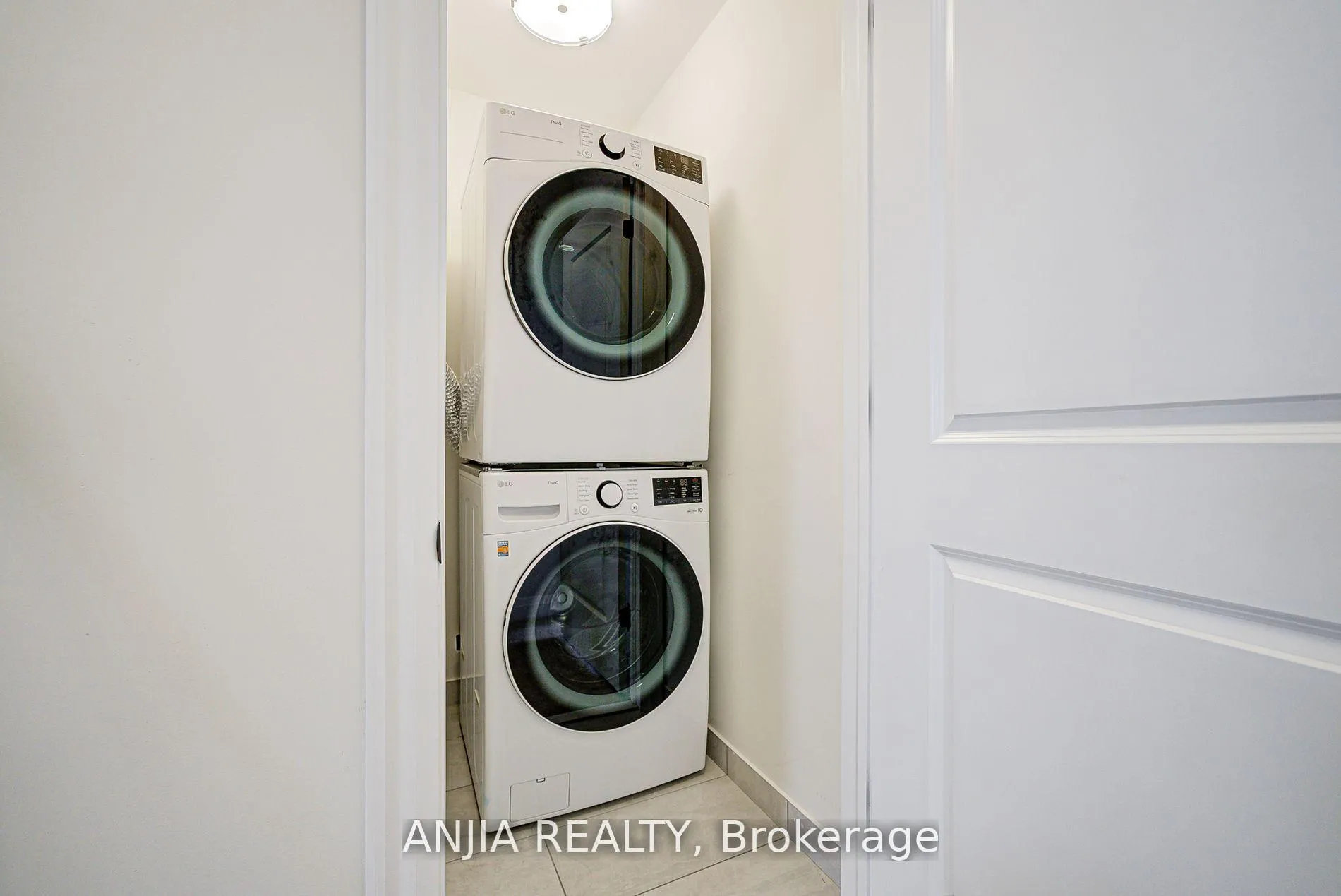 Photo 33 of 7 Bright Terrace Way E, Markham, Angus Glen — HOMEH