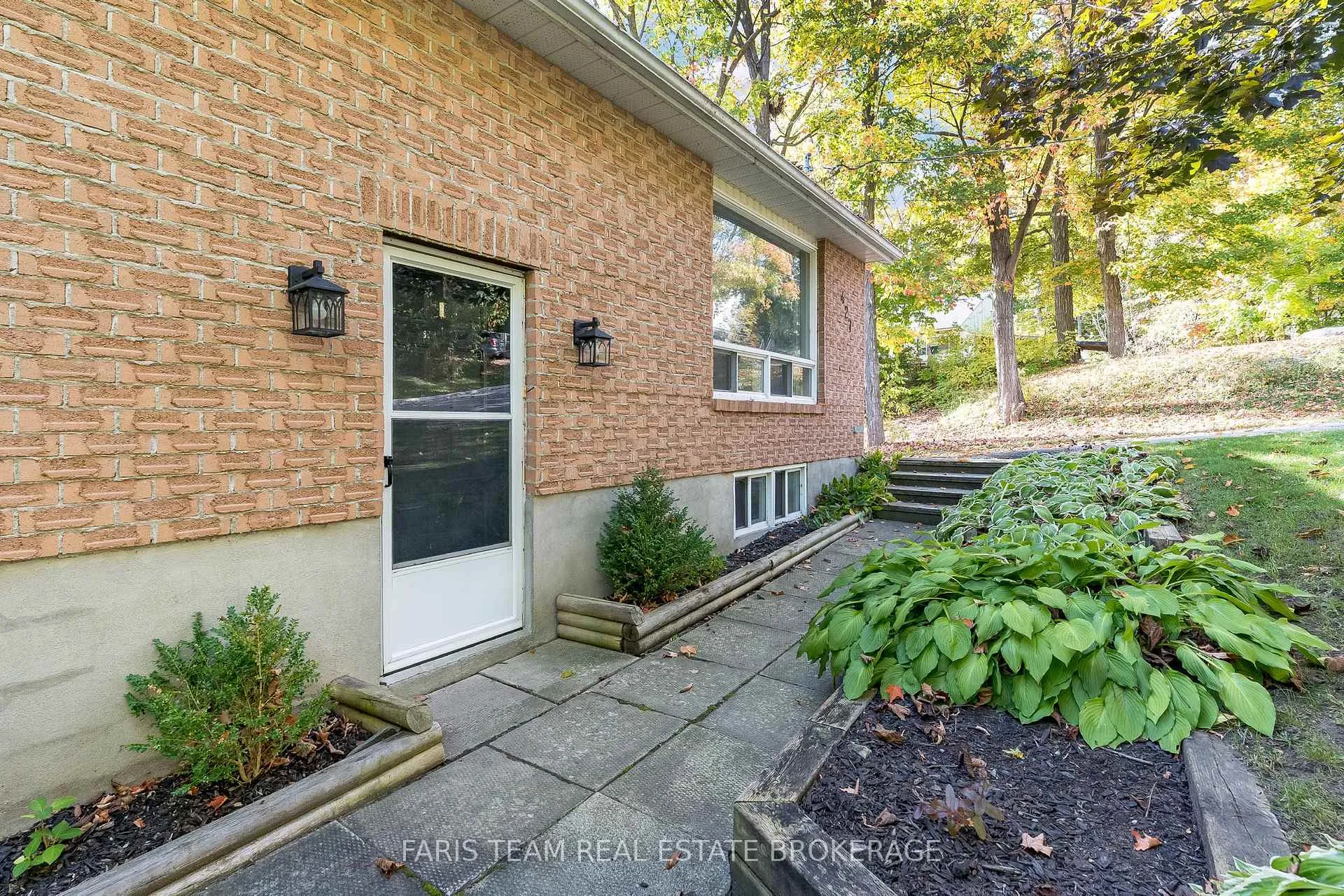 Photo 4 of 427 Ann Street, Tay, Port McNicoll — HOMEH