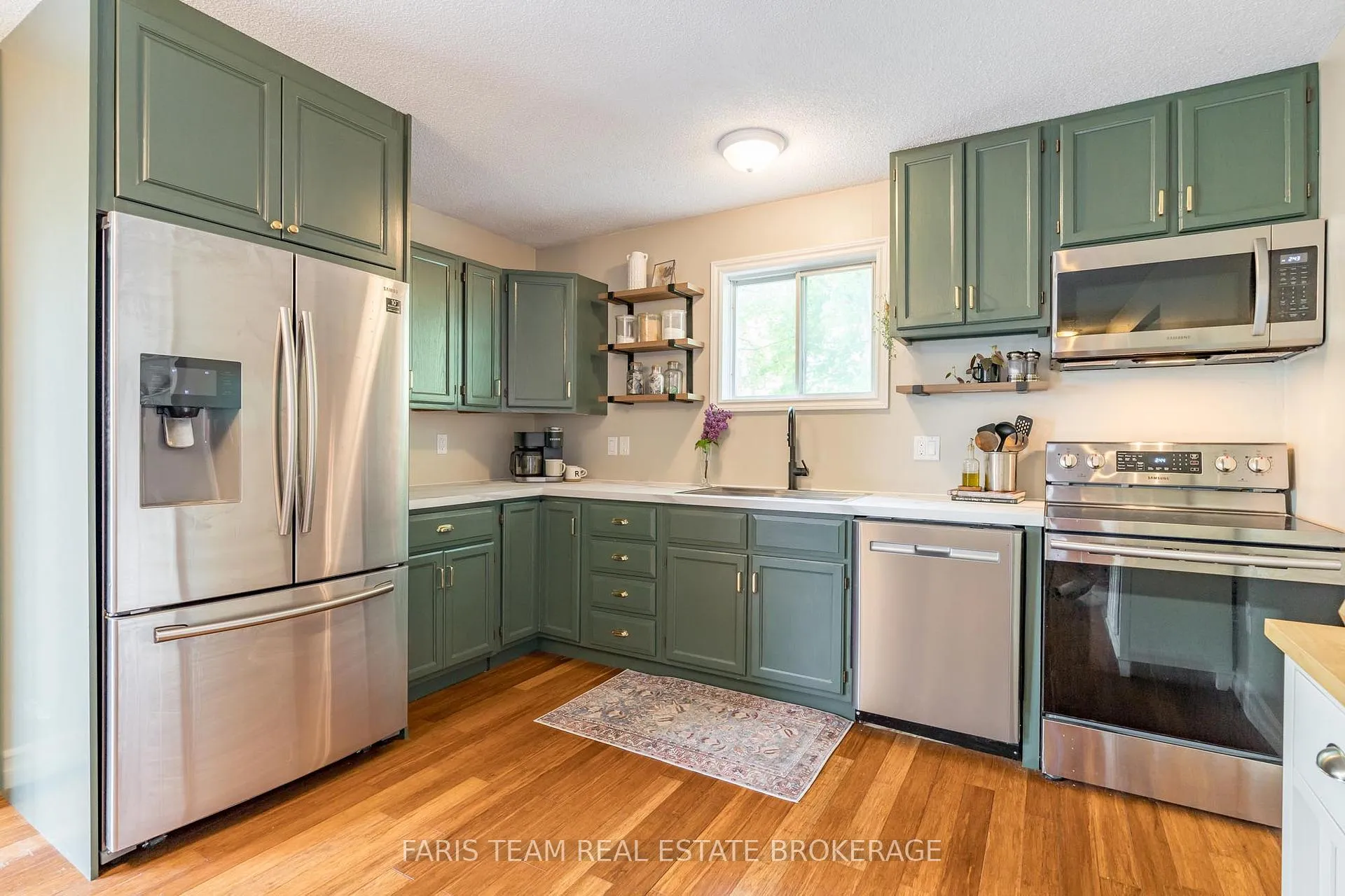 Photo 5 of 427 Ann Street, Tay, Port McNicoll — HOMEH