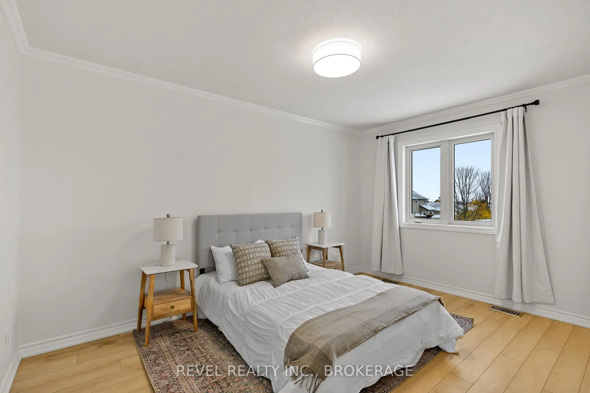 Photo 4 of 108 Islandview Drive, Loyalist, Amherstview — HOMEH