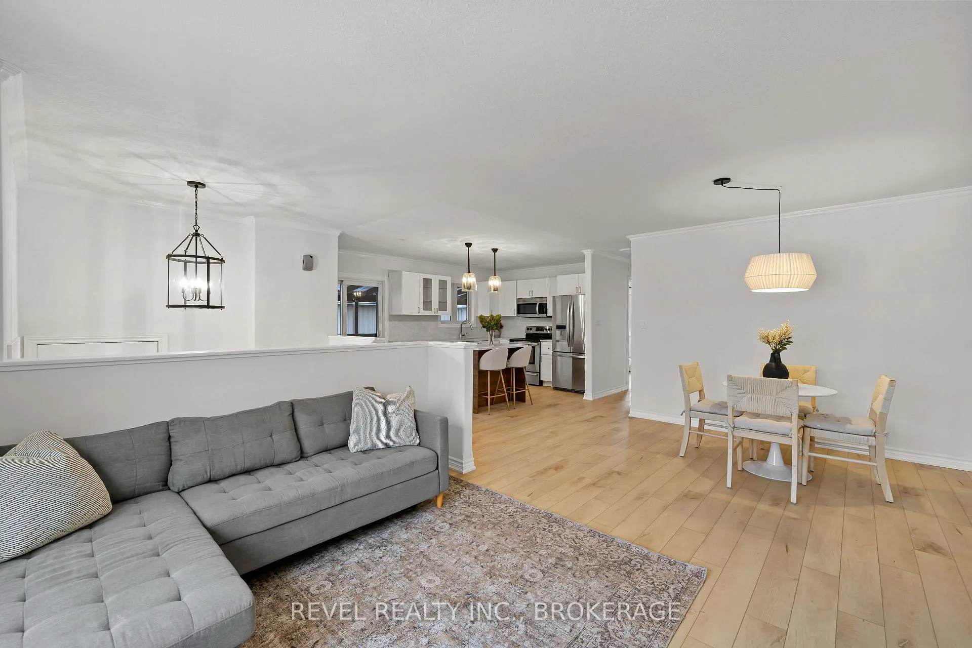 Photo 8 of 108 Islandview Drive, Loyalist, Amherstview — HOMEH