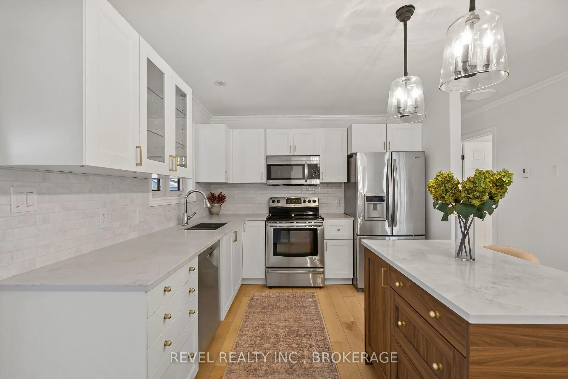 Photo 11 of 108 Islandview Drive, Loyalist, Amherstview — HOMEH