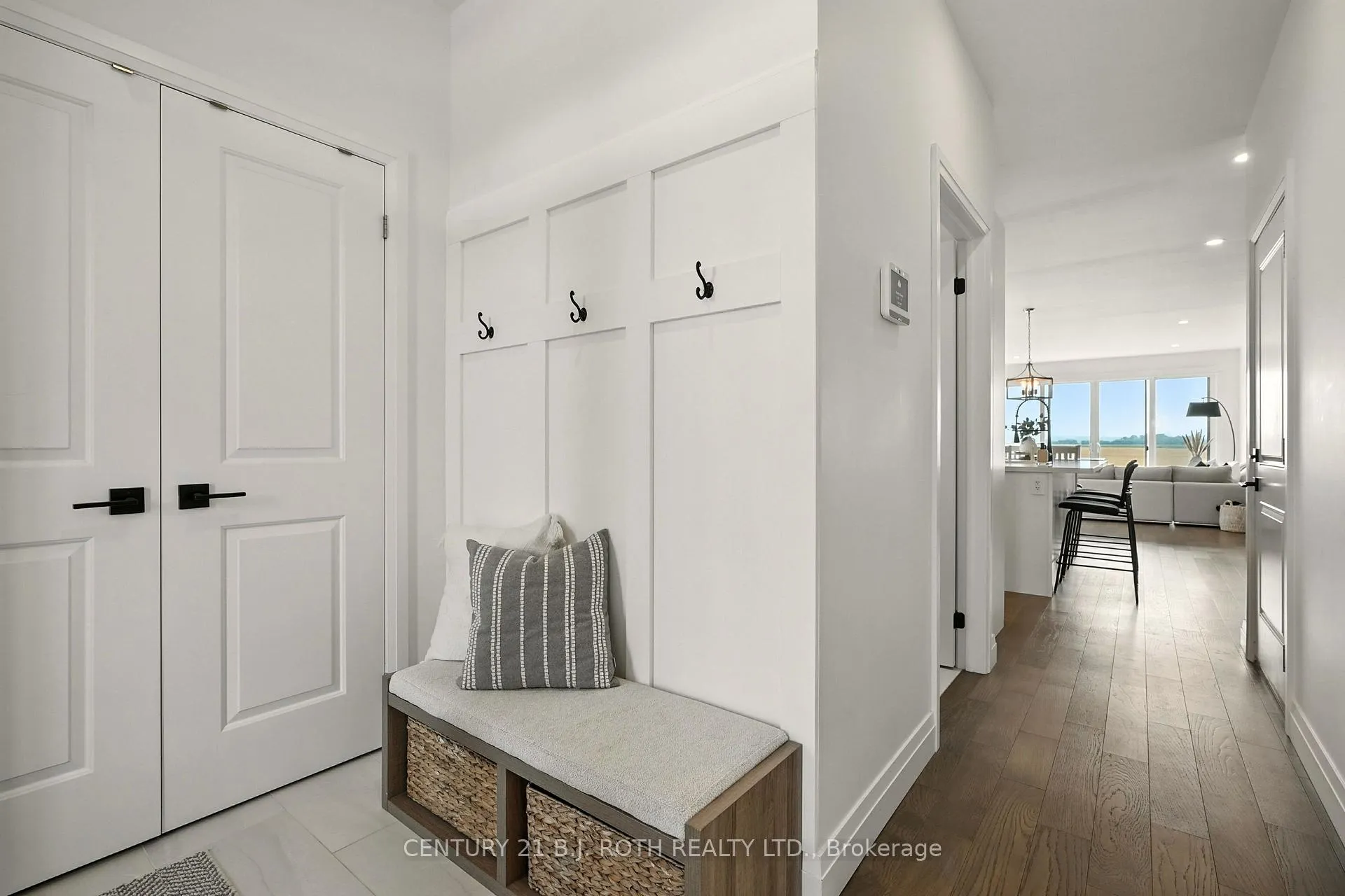 Photo 5 of 124 Ritchie Crescent, Springwater, Elmvale — HOMEH
