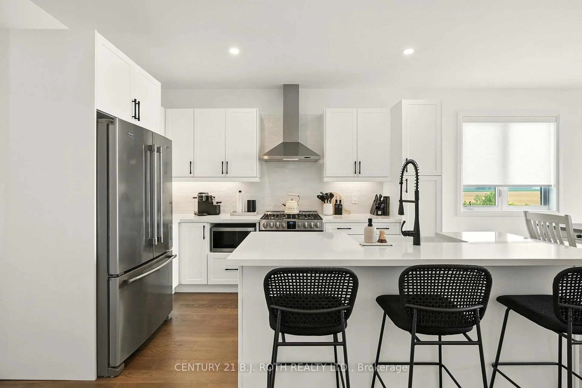 Photo 9 of 124 Ritchie Crescent, Springwater, Elmvale — HOMEH