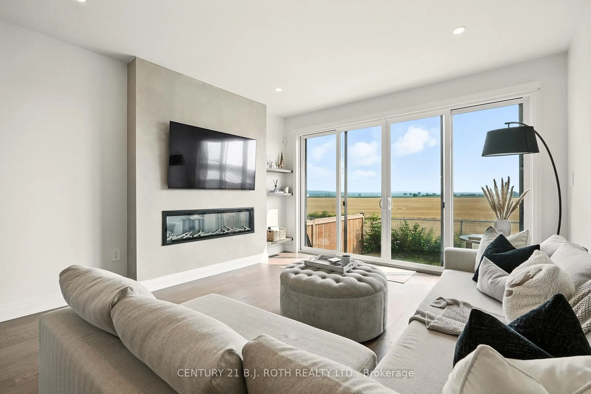 Photo 19 of 124 Ritchie Crescent, Springwater, Elmvale — HOMEH