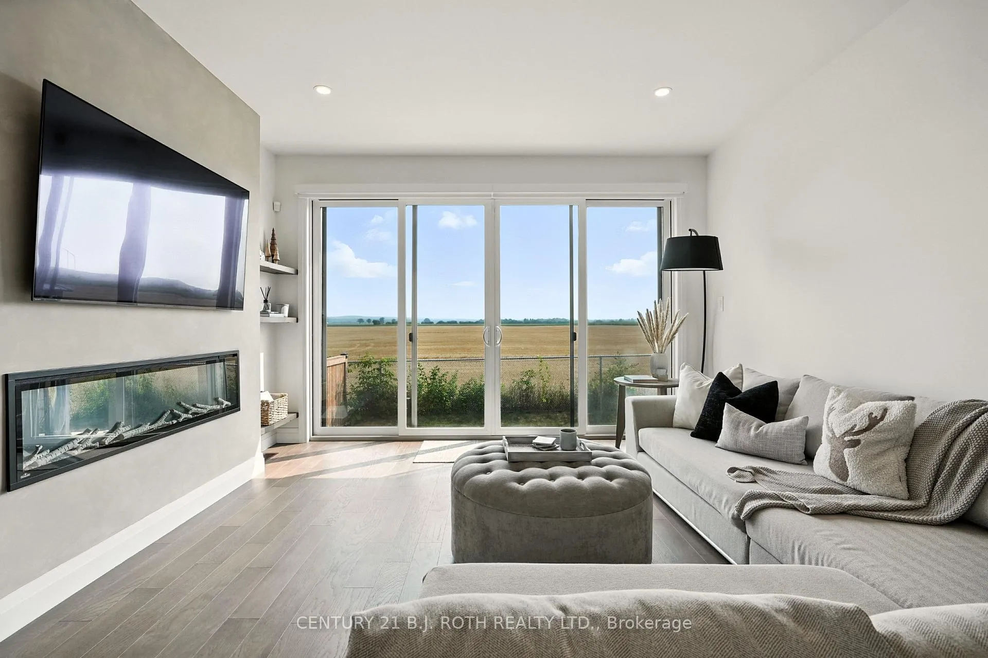 Photo 20 of 124 Ritchie Crescent, Springwater, Elmvale — HOMEH