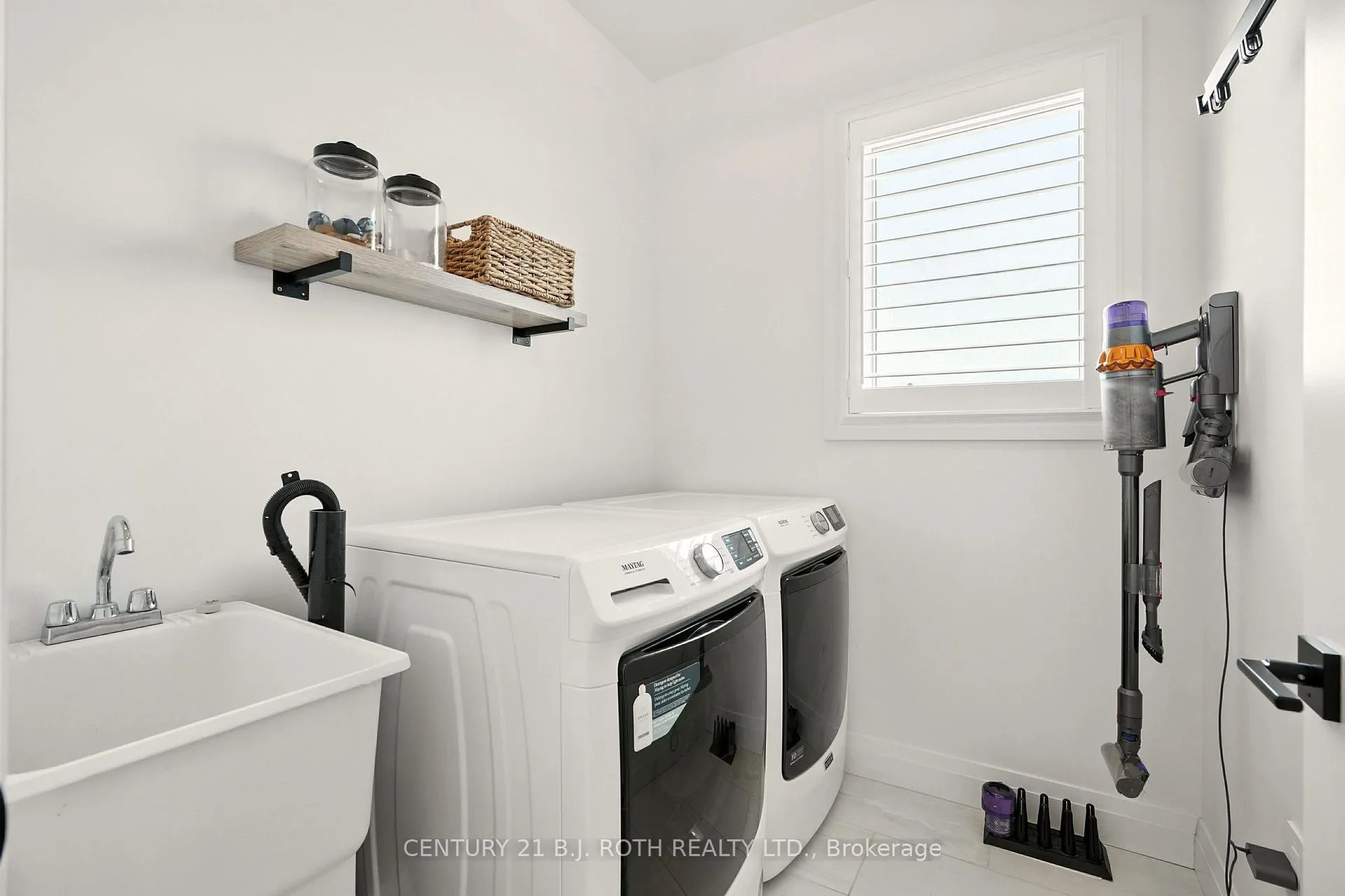 Photo 24 of 124 Ritchie Crescent, Springwater, Elmvale — HOMEH
