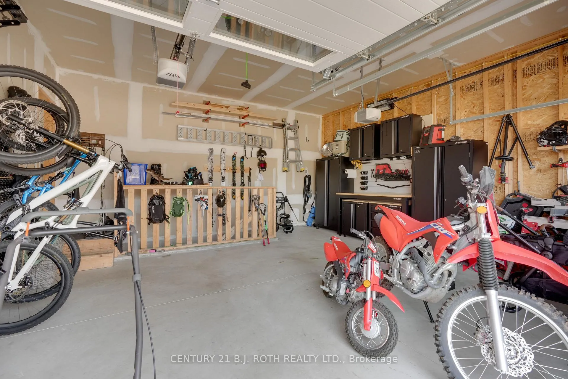 Photo 38 of 124 Ritchie Crescent, Springwater, Elmvale — HOMEH