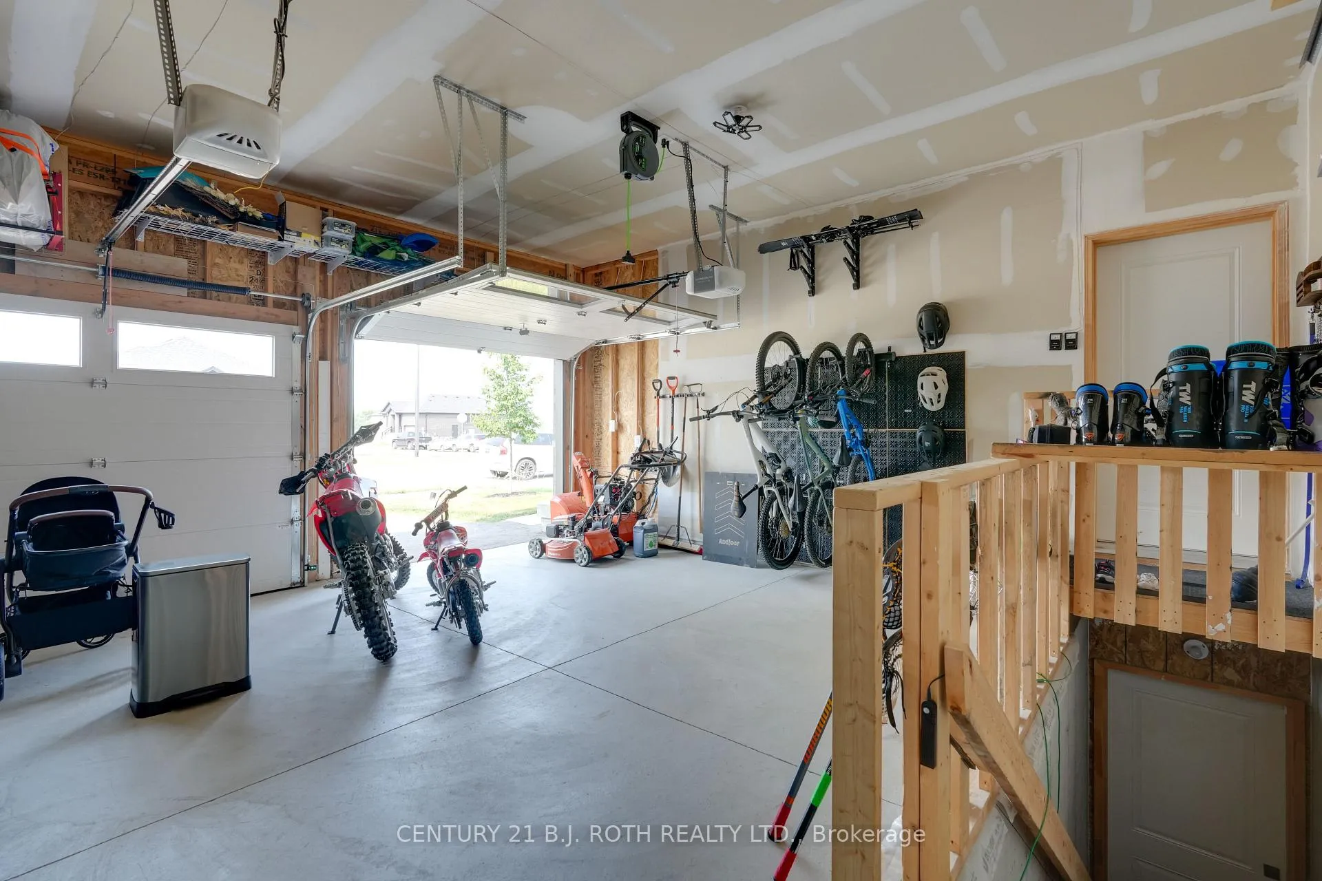 Photo 39 of 124 Ritchie Crescent, Springwater, Elmvale — HOMEH