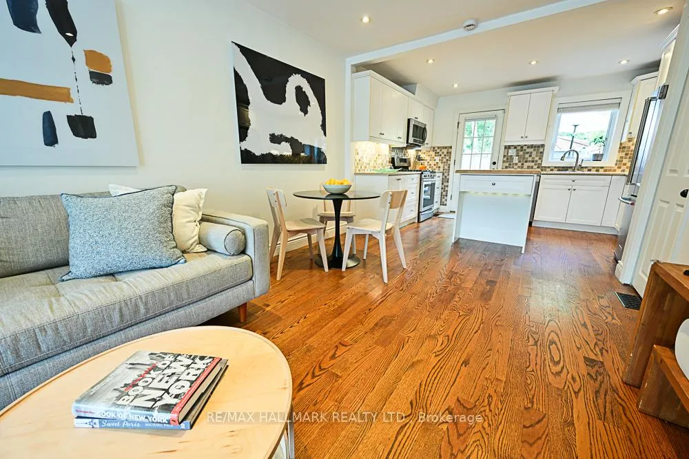 Photo 5 of 3318 Bathurst Street, Toronto, Englemount-Lawrence — HOMEH