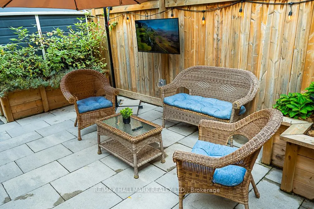 Photo 17 of 3318 Bathurst Street, Toronto, Englemount-Lawrence — HOMEH