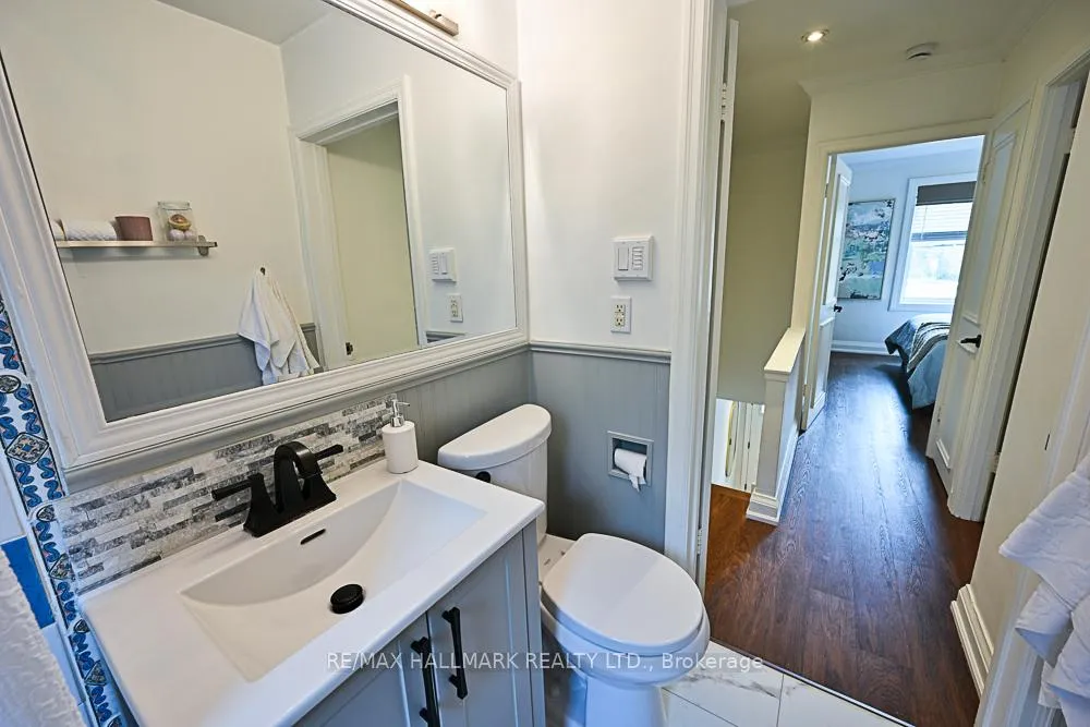 Photo 32 of 3318 Bathurst Street, Toronto, Englemount-Lawrence — HOMEH