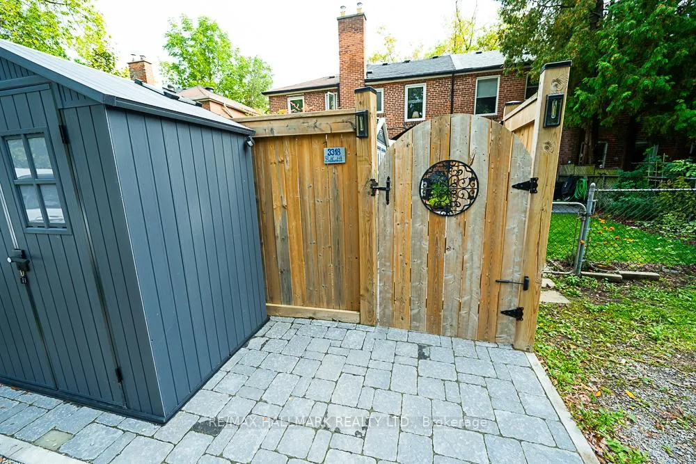Photo 38 of 3318 Bathurst Street, Toronto, Englemount-Lawrence — HOMEH