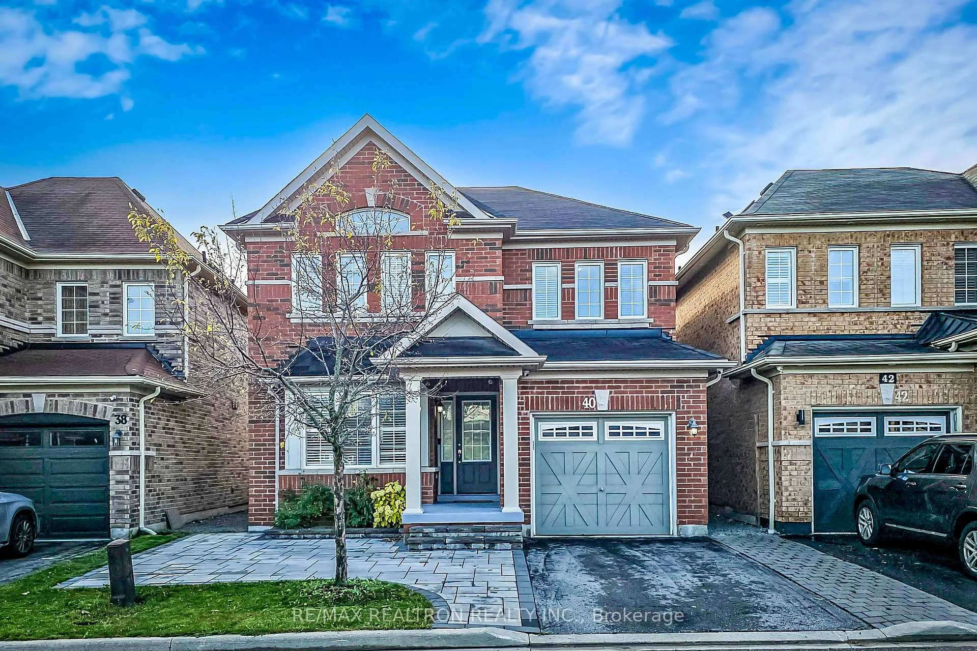 Photo 4 of 40 Oswell Drive, Ajax, Northeast Ajax — HOMEH