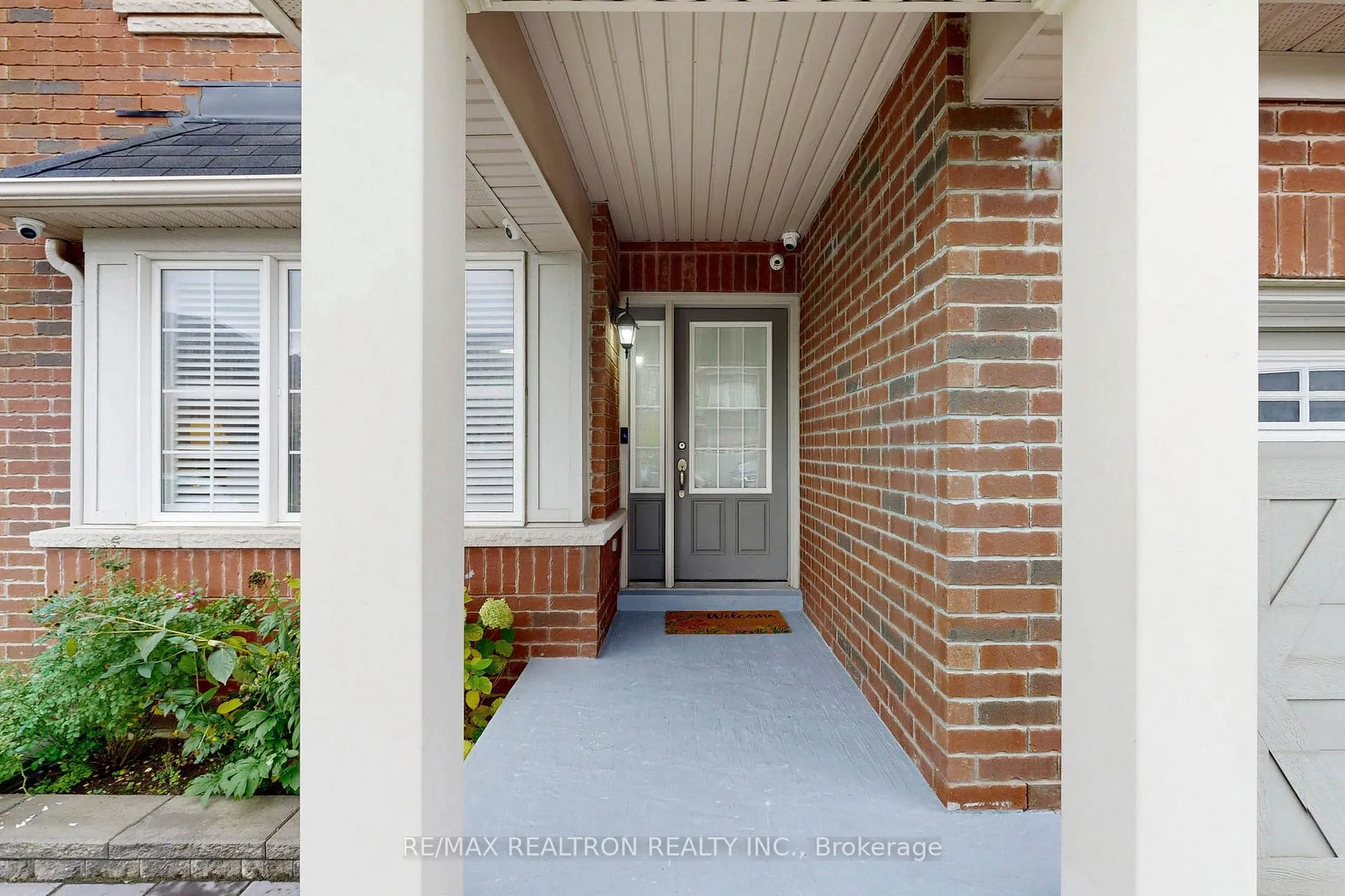 Photo 7 of 40 Oswell Drive, Ajax, Northeast Ajax — HOMEH