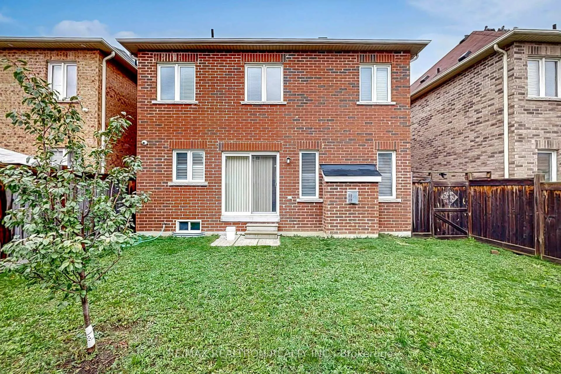 Photo 49 of 40 Oswell Drive, Ajax, Northeast Ajax — HOMEH