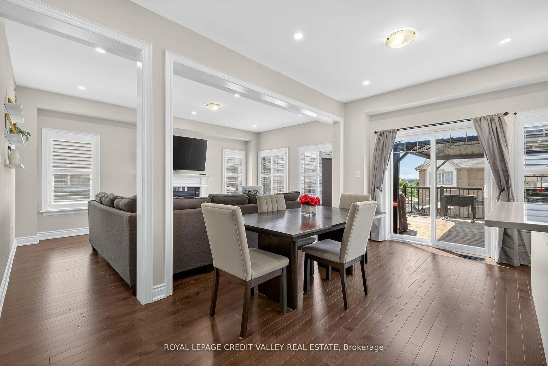 Photo 7 of 29 Janes Crescent, New Tecumseth, Alliston — HOMEH