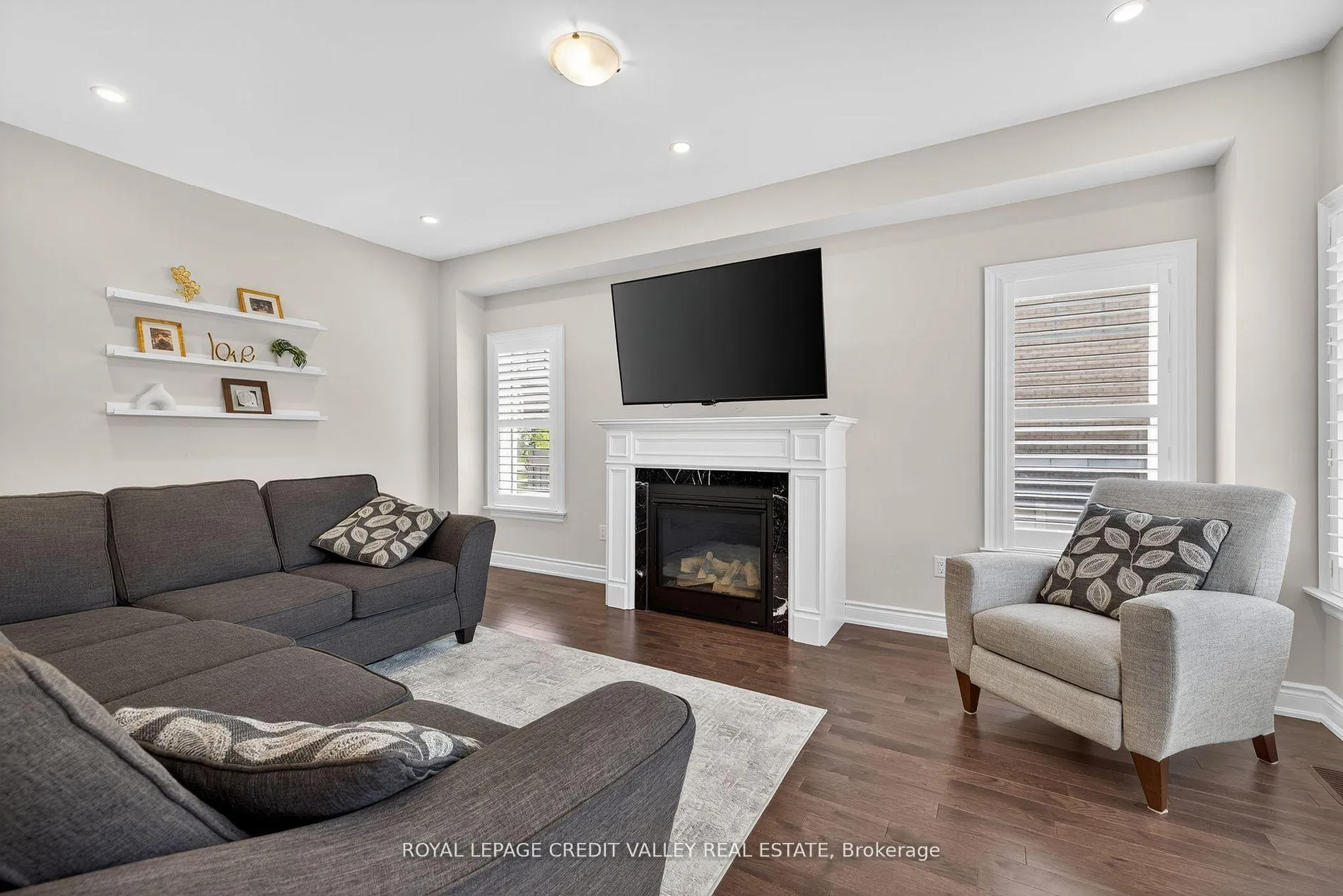 Photo 15 of 29 Janes Crescent, New Tecumseth, Alliston — HOMEH