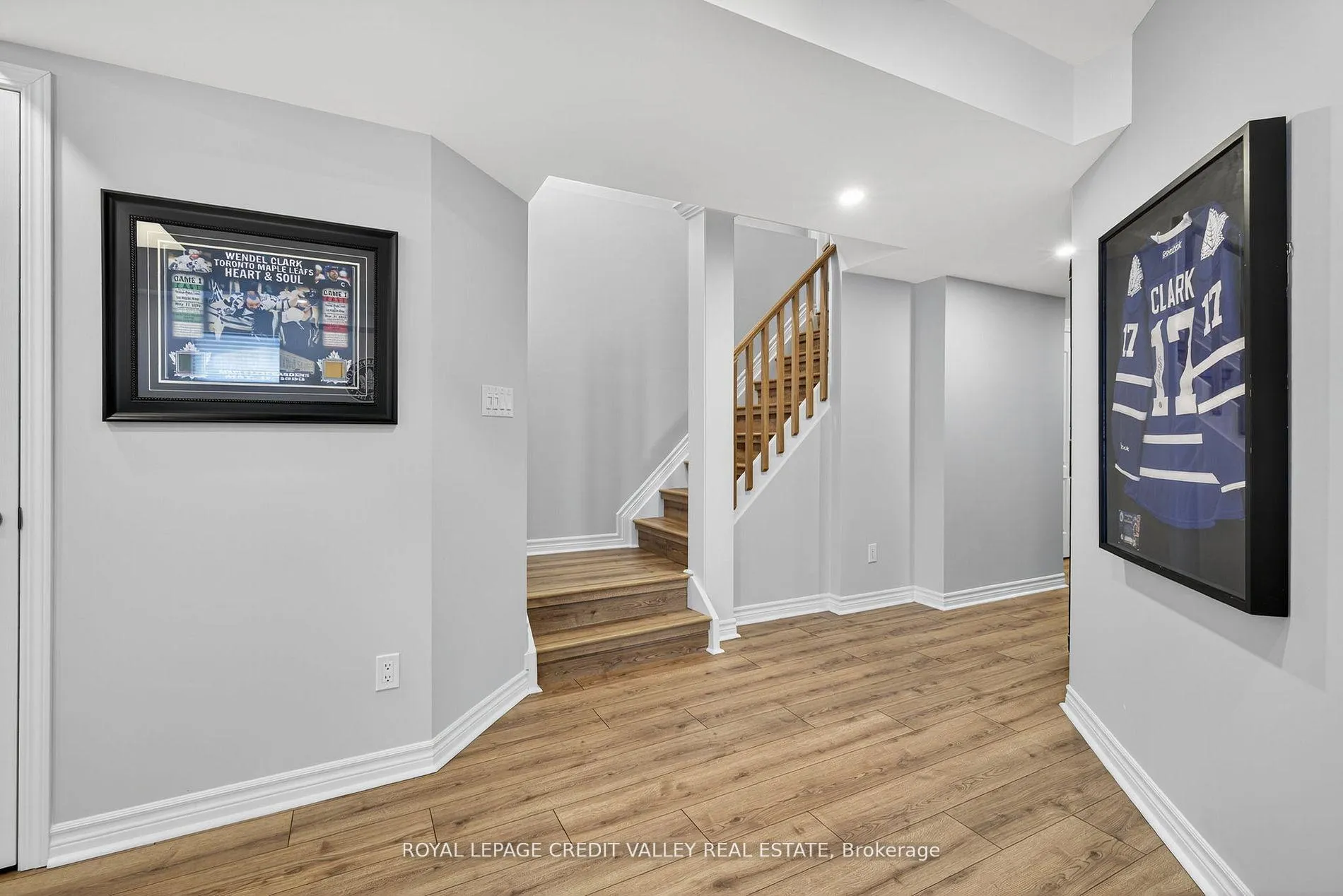 Photo 25 of 29 Janes Crescent, New Tecumseth, Alliston — HOMEH