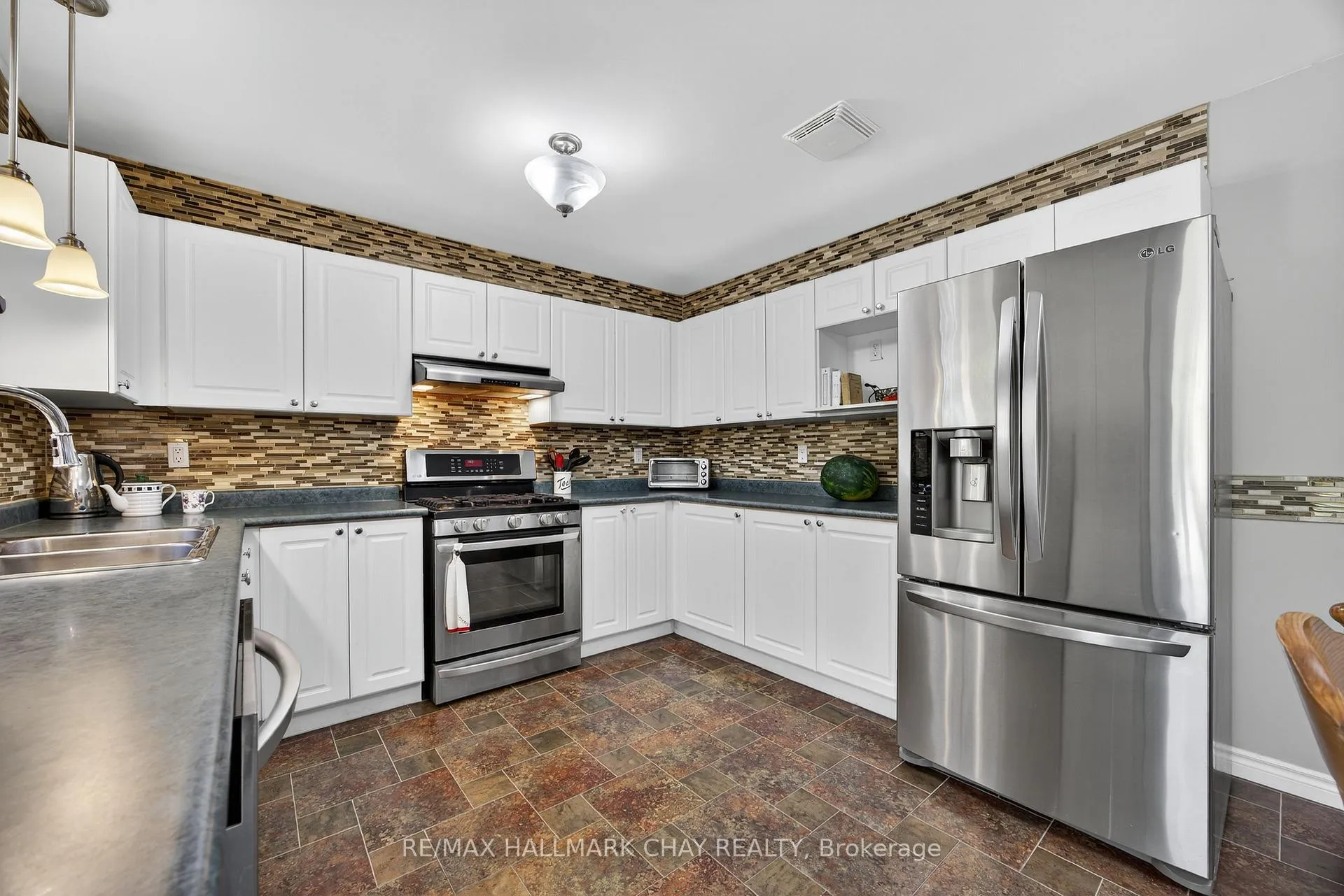 Photo 11 of 2446 Ralph Street, Innisfil, Alcona — HOMEH