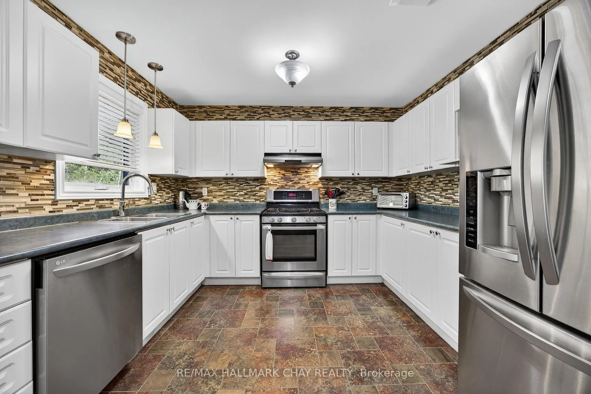 Photo 12 of 2446 Ralph Street, Innisfil, Alcona — HOMEH