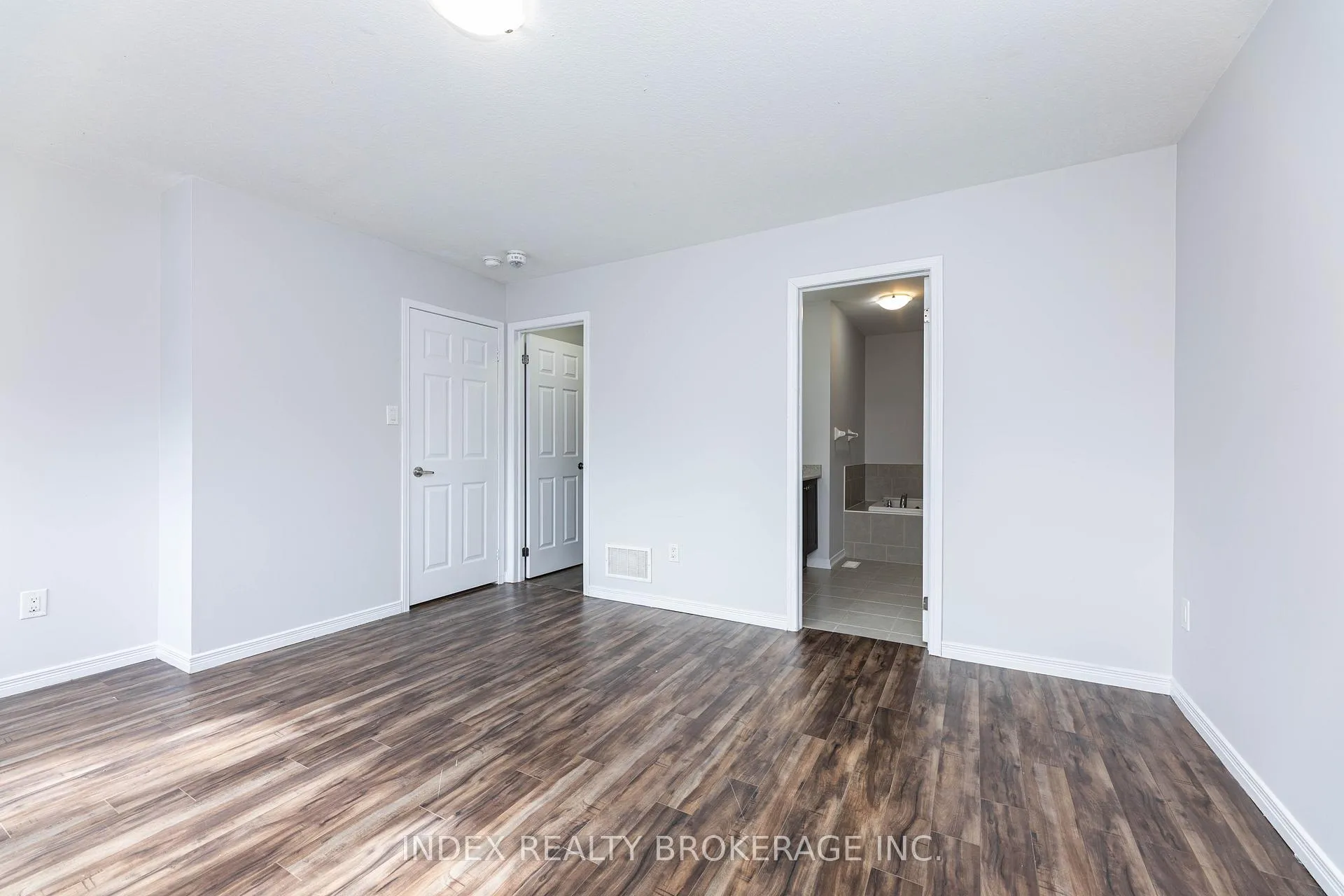 Photo 27 of 7713 Black Maple Drive, Niagara Falls, Brown — HOMEH