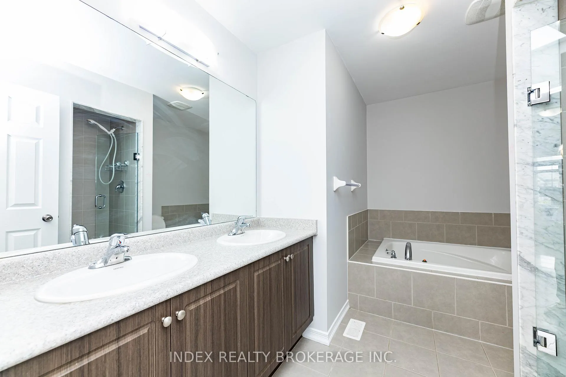 Photo 28 of 7713 Black Maple Drive, Niagara Falls, Brown — HOMEH