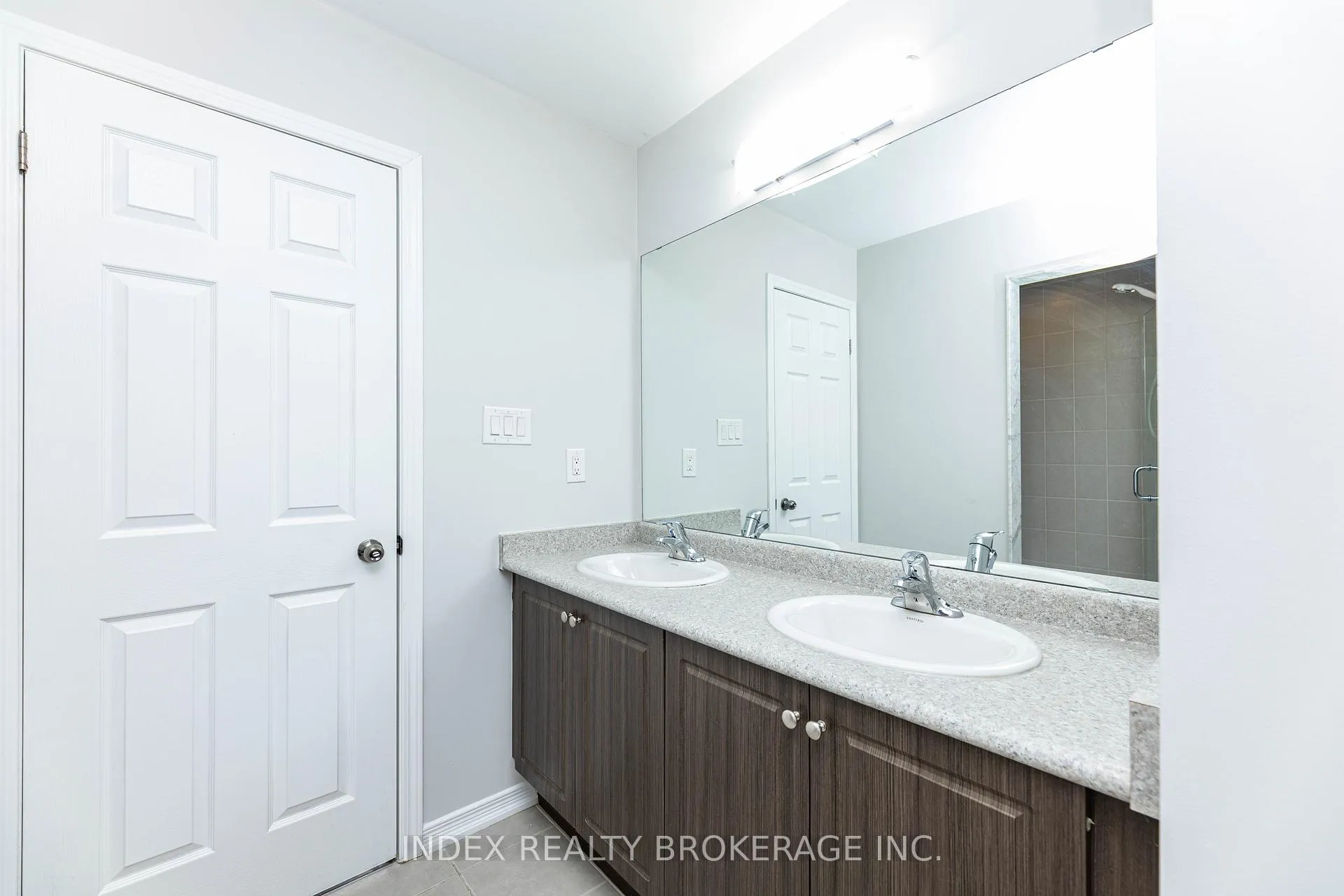 Photo 29 of 7713 Black Maple Drive, Niagara Falls, Brown — HOMEH