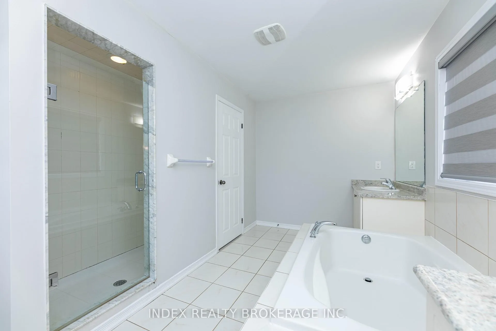 Photo 43 of 7713 Black Maple Drive, Niagara Falls, Brown — HOMEH