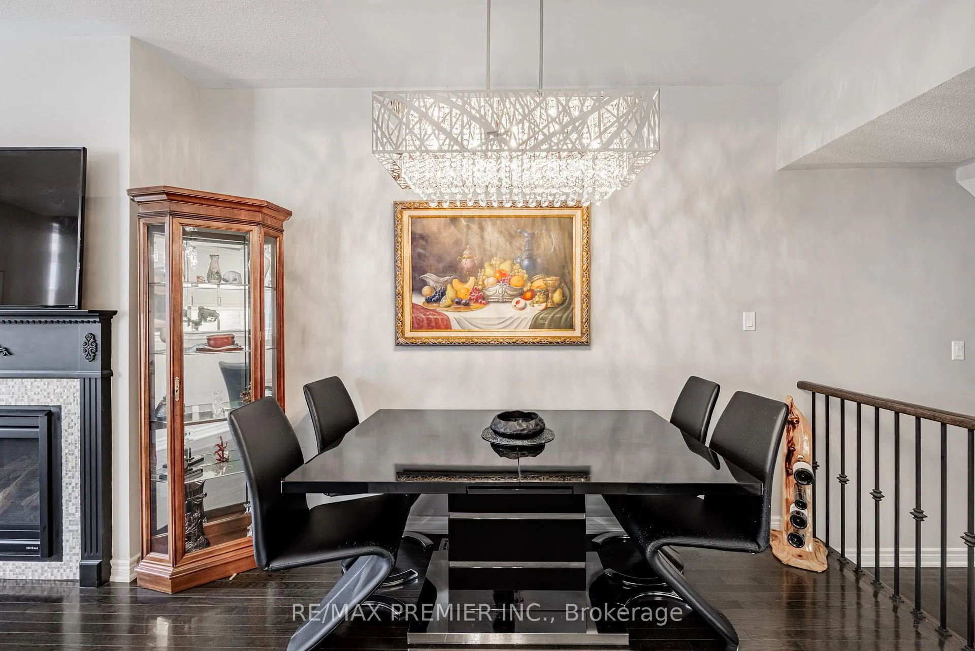Photo 10 of 935 Transom Crescent, Milton, Willmott — HOMEH