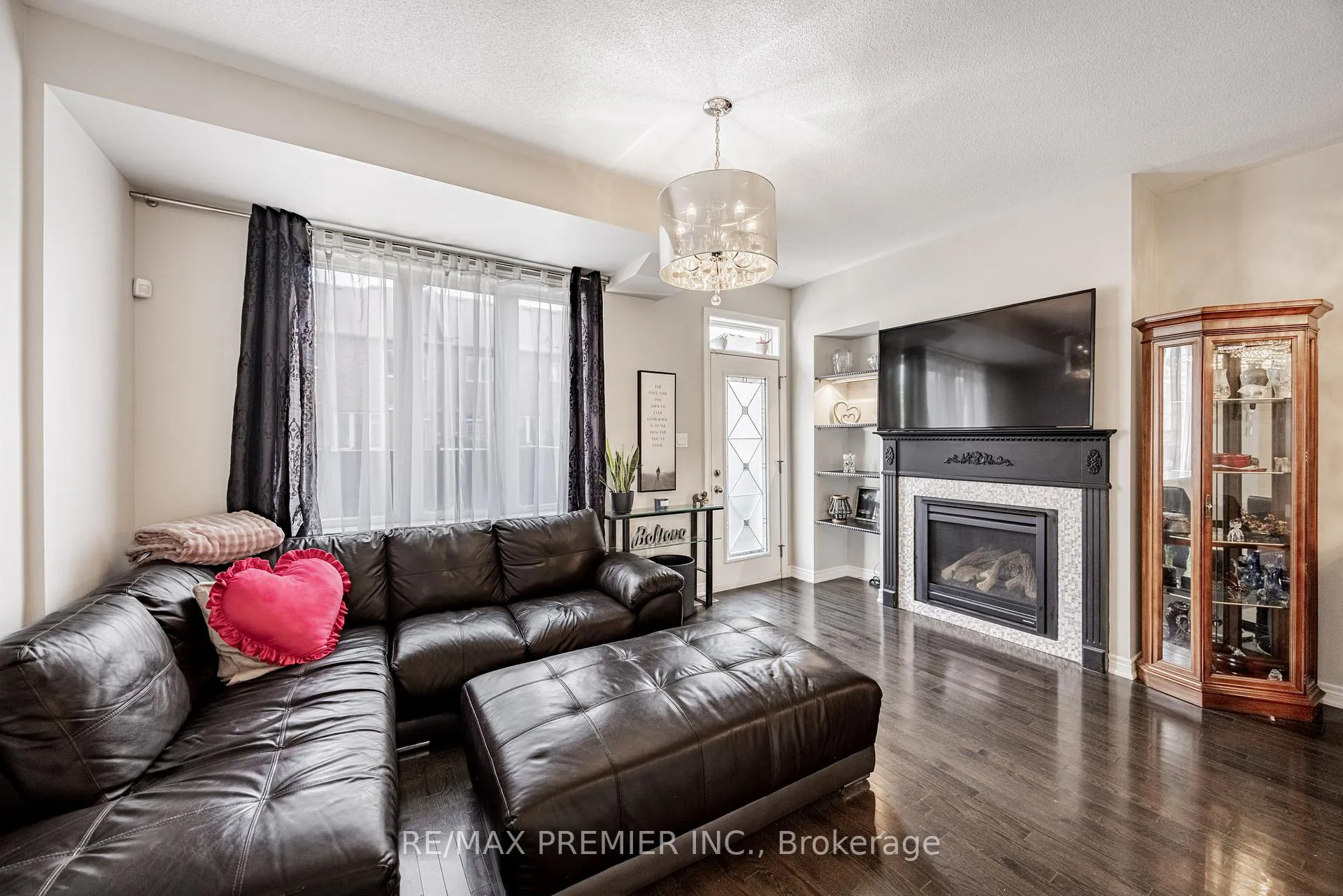 Photo 13 of 935 Transom Crescent, Milton, Willmott — HOMEH