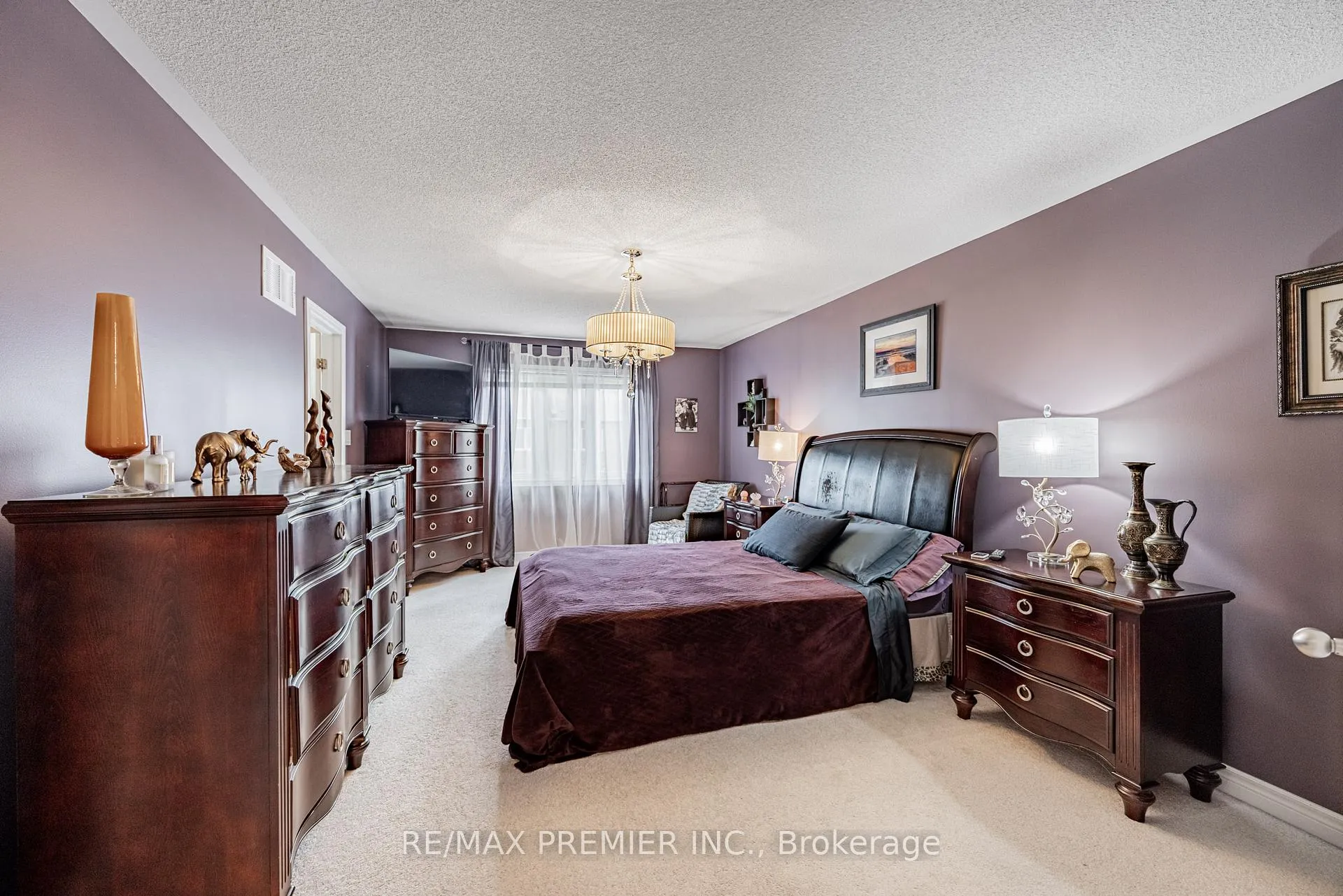 Photo 17 of 935 Transom Crescent, Milton, Willmott — HOMEH