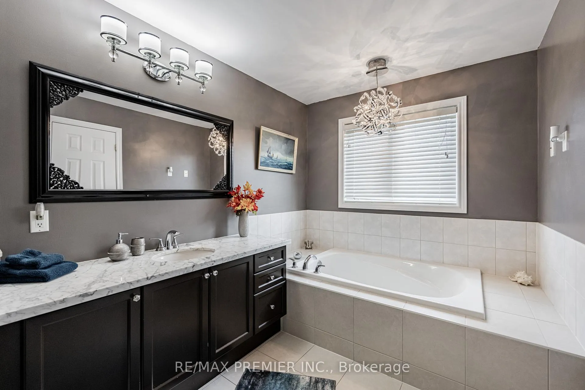 Photo 20 of 935 Transom Crescent, Milton, Willmott — HOMEH