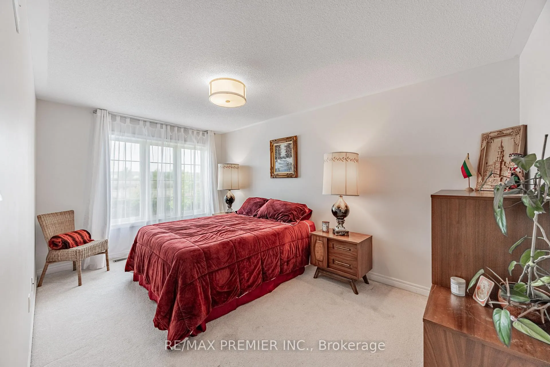 Photo 23 of 935 Transom Crescent, Milton, Willmott — HOMEH