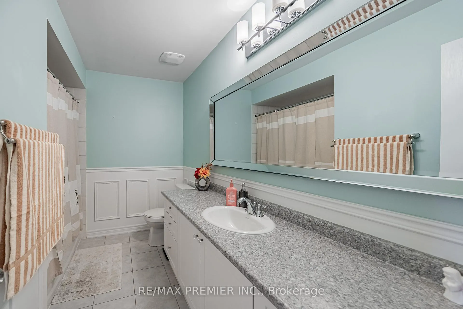 Photo 24 of 935 Transom Crescent, Milton, Willmott — HOMEH