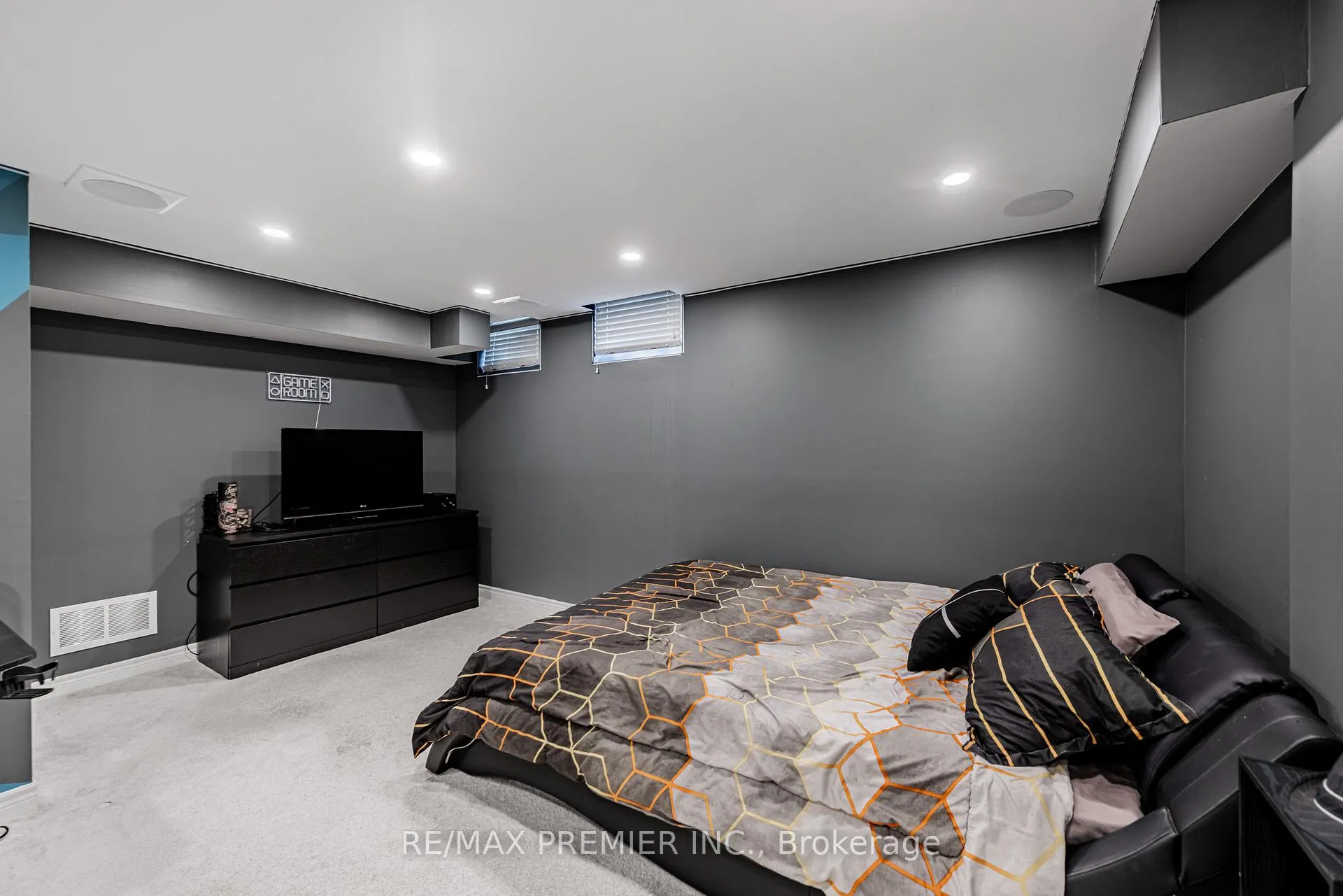 Photo 26 of 935 Transom Crescent, Milton, Willmott — HOMEH