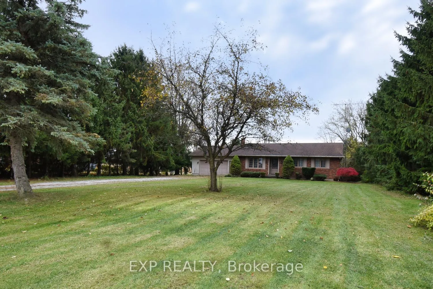 Photo 2 of 1428 Norfolk County 19 Road E, Norfolk, Bealton — HOMEH