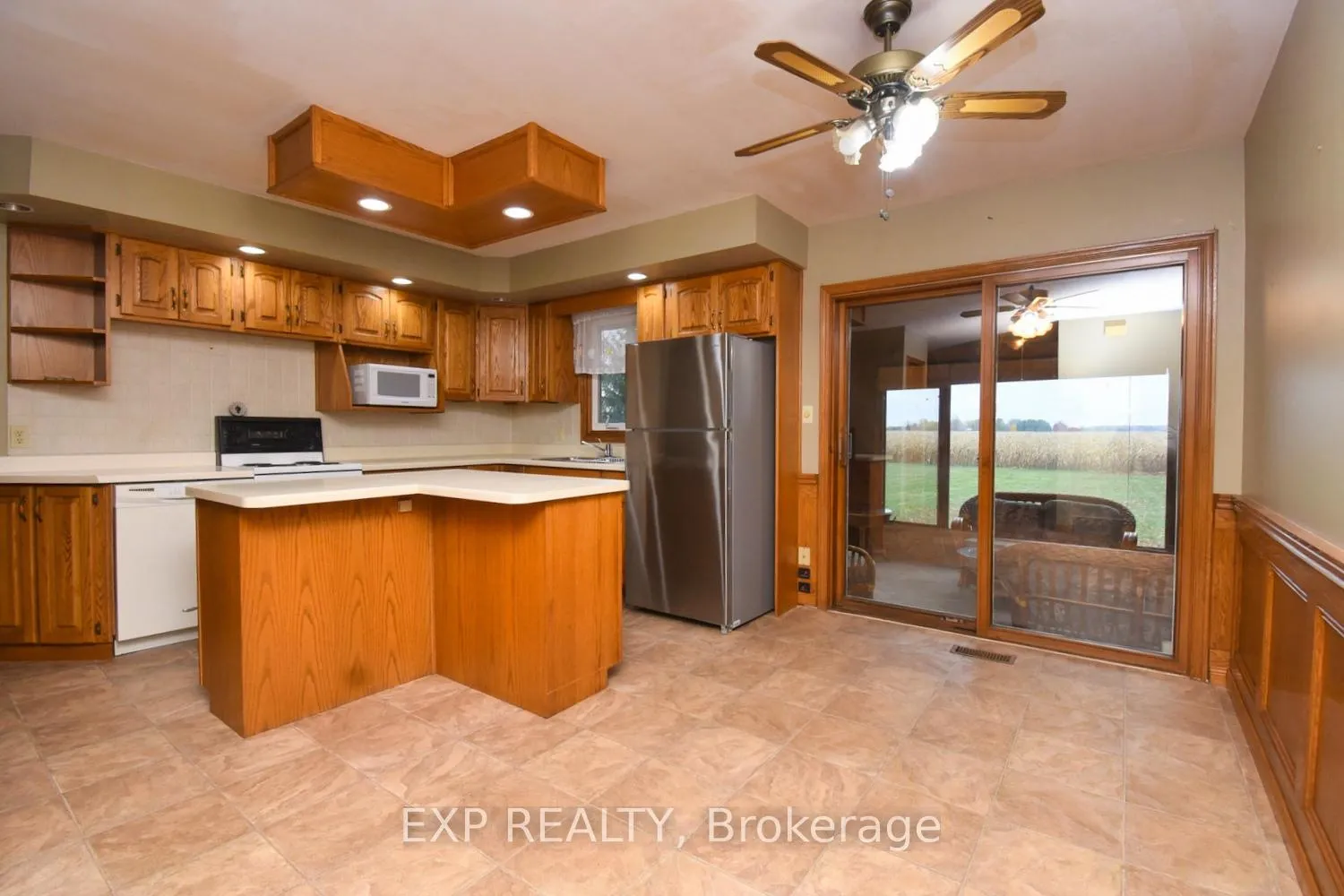 Photo 15 of 1428 Norfolk County 19 Road E, Norfolk, Bealton — HOMEH