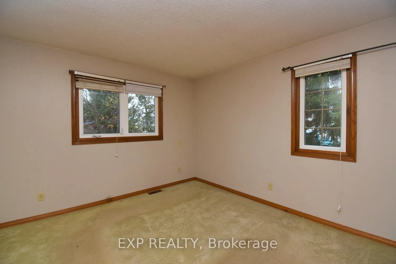 Photo 23 of 1428 Norfolk County 19 Road E, Norfolk, Bealton — HOMEH