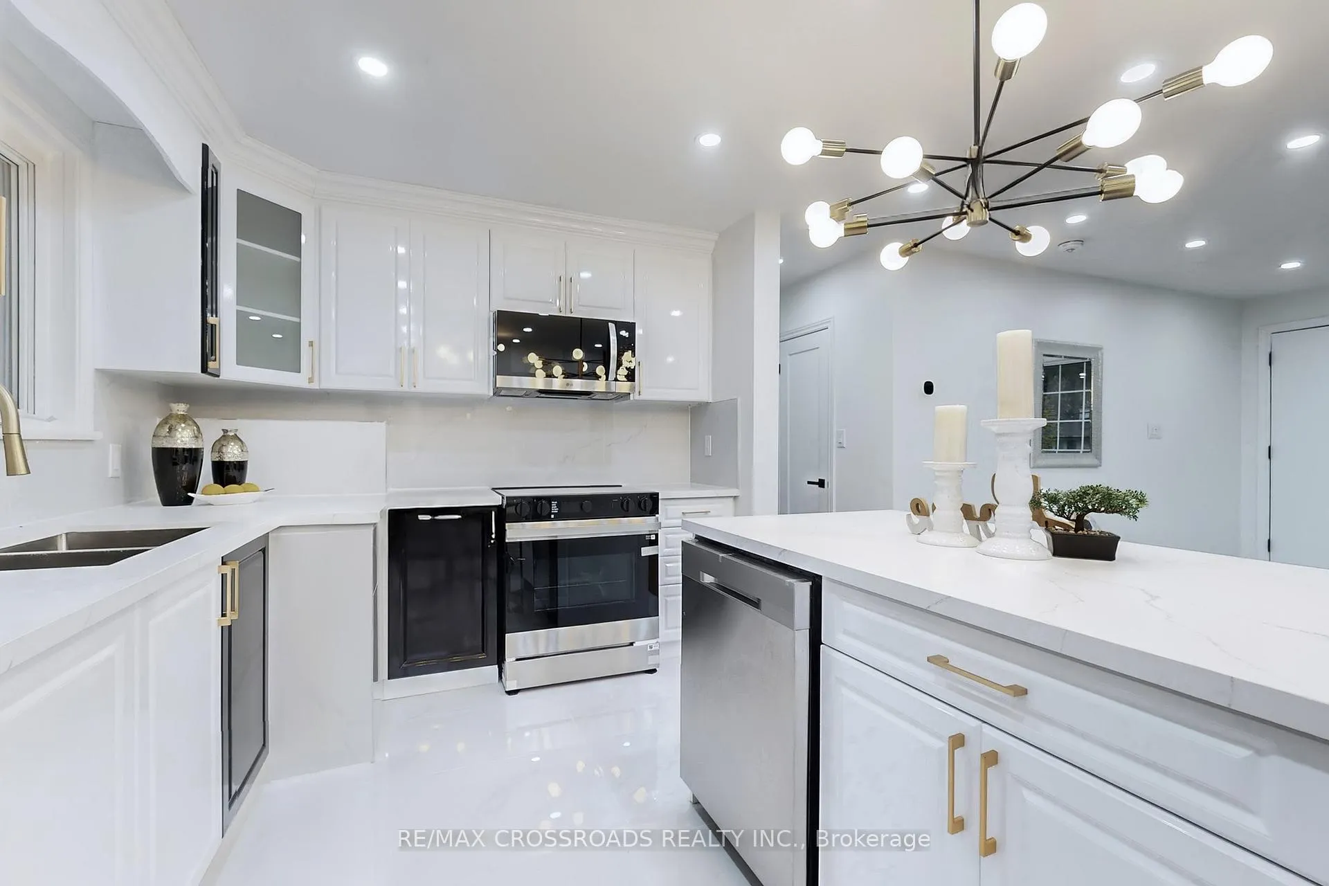 Photo 16 of 60 Droxford Avenue, Scarborough, Wexford-Maryvale — HOMEH