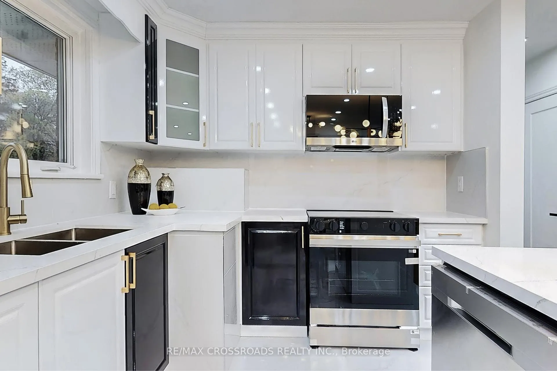 Photo 17 of 60 Droxford Avenue, Scarborough, Wexford-Maryvale — HOMEH