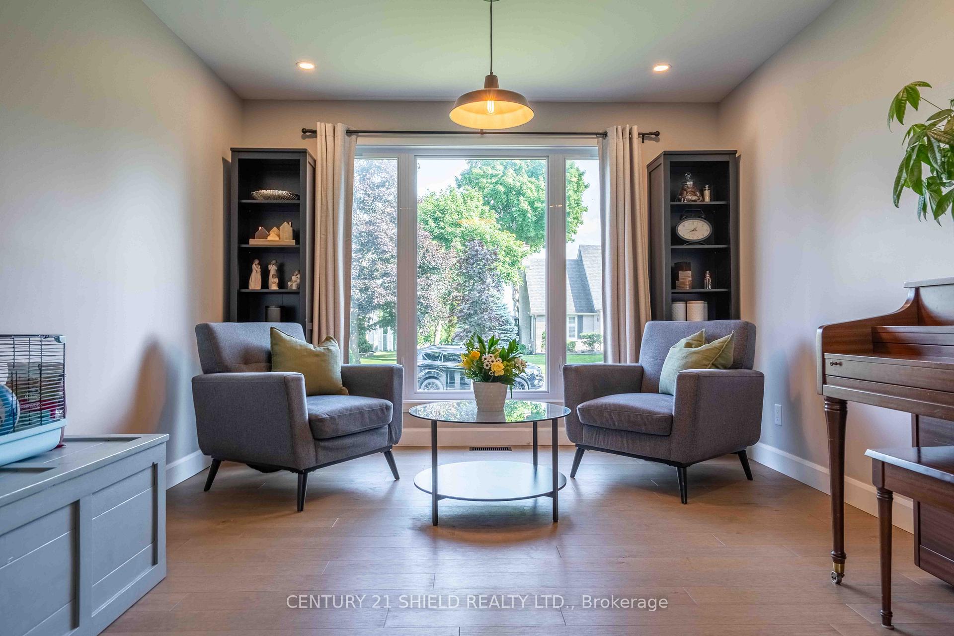 Photo 5 of 1313 Patricia Place, Cornwall — HOMEH