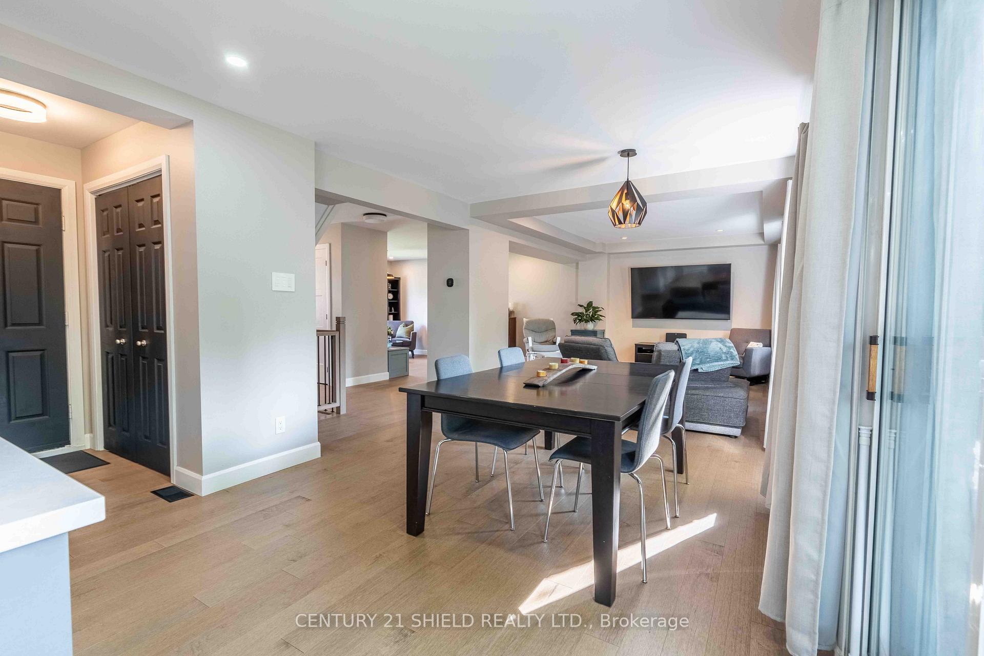 Photo 8 of 1313 Patricia Place, Cornwall — HOMEH