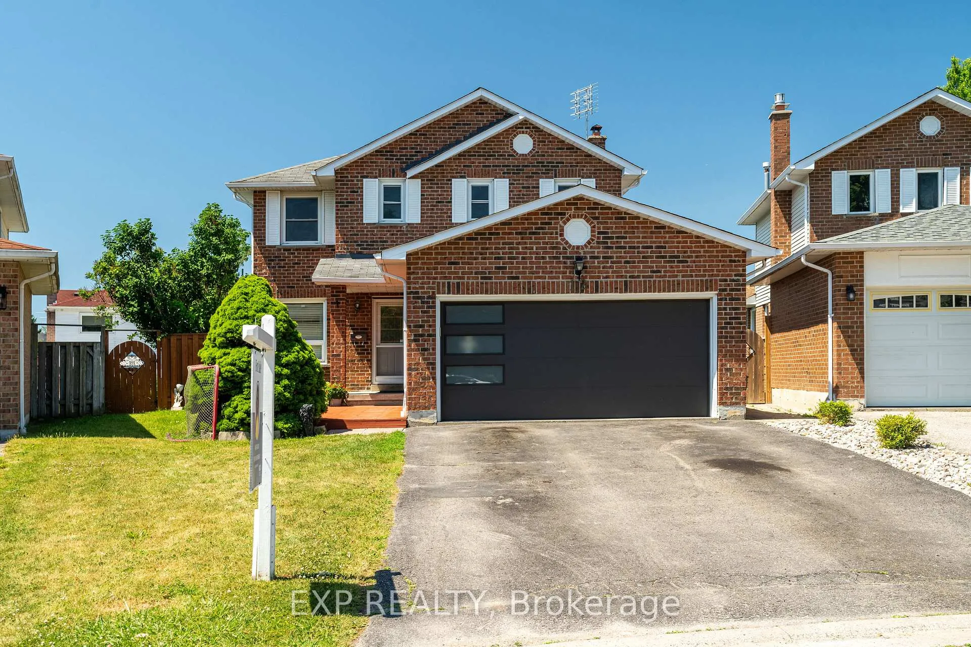 Photo 1 of 12 Empson Court, Ajax, South West — HOMEH
